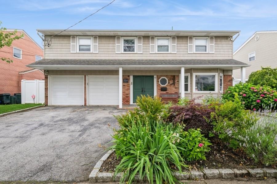 #1 photo, 164 Jeffery Lane, Oceanside , NY 11572