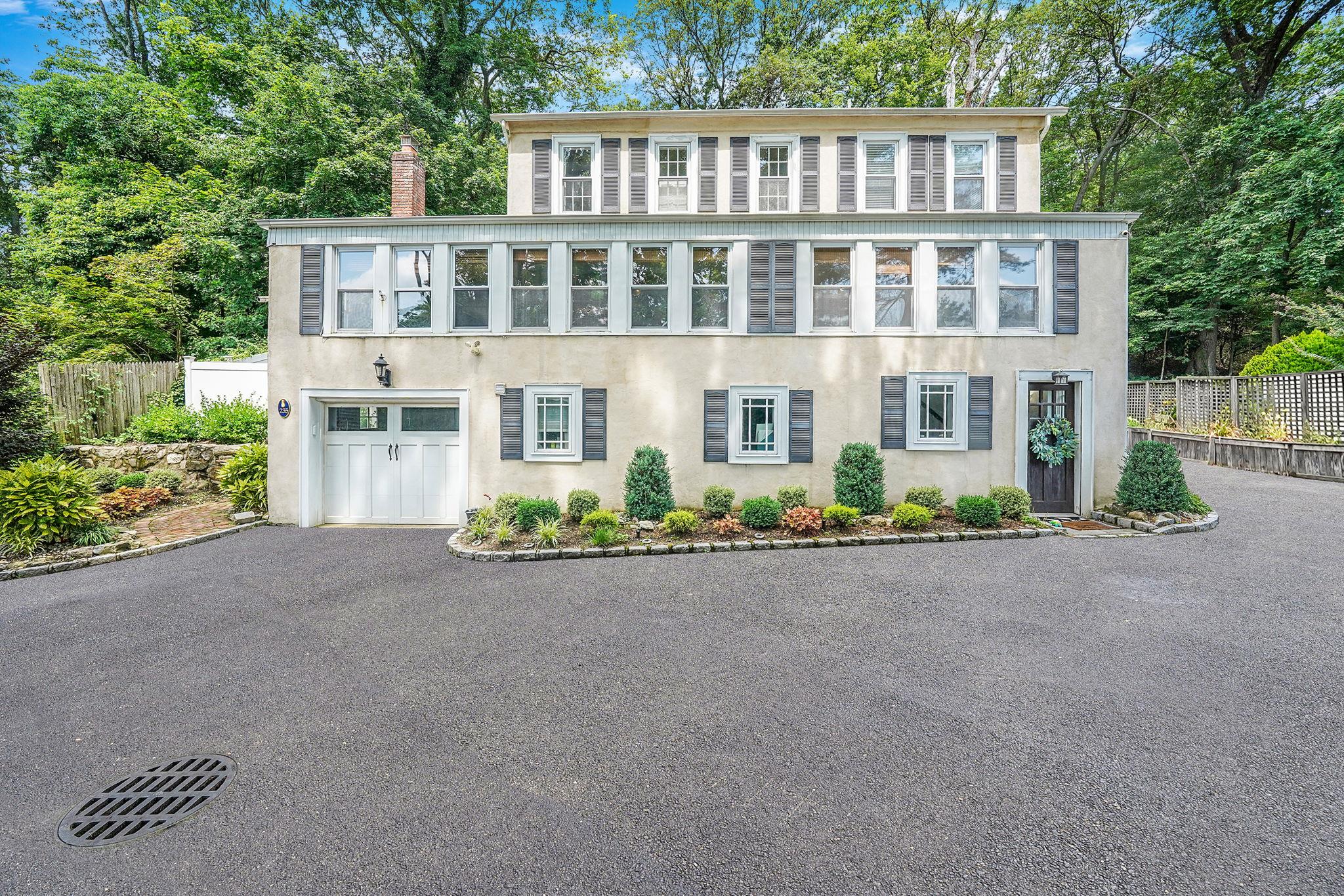 #1 photo, 235 Woodbury Road, Woodbury , NY 11797