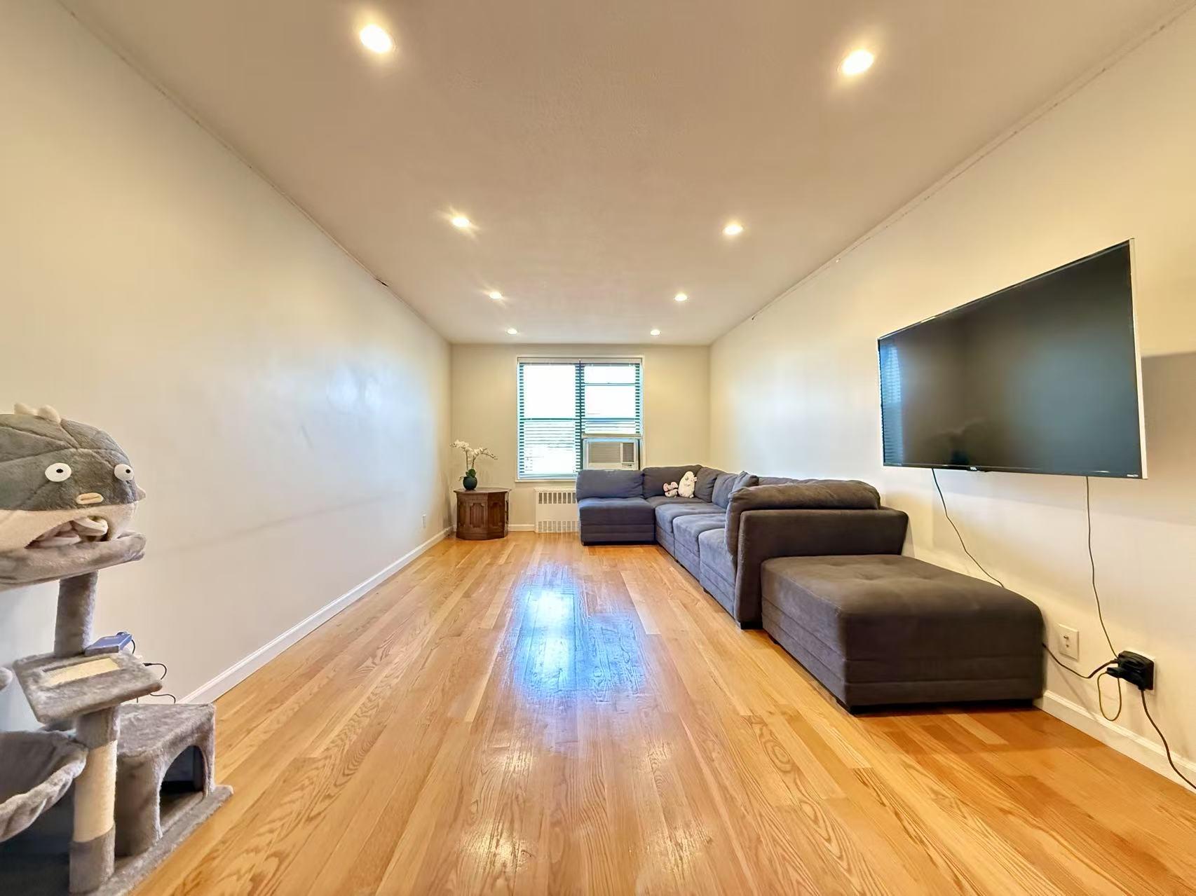 #1 photo, 38-15 149 Street, Flushing , NY 11354