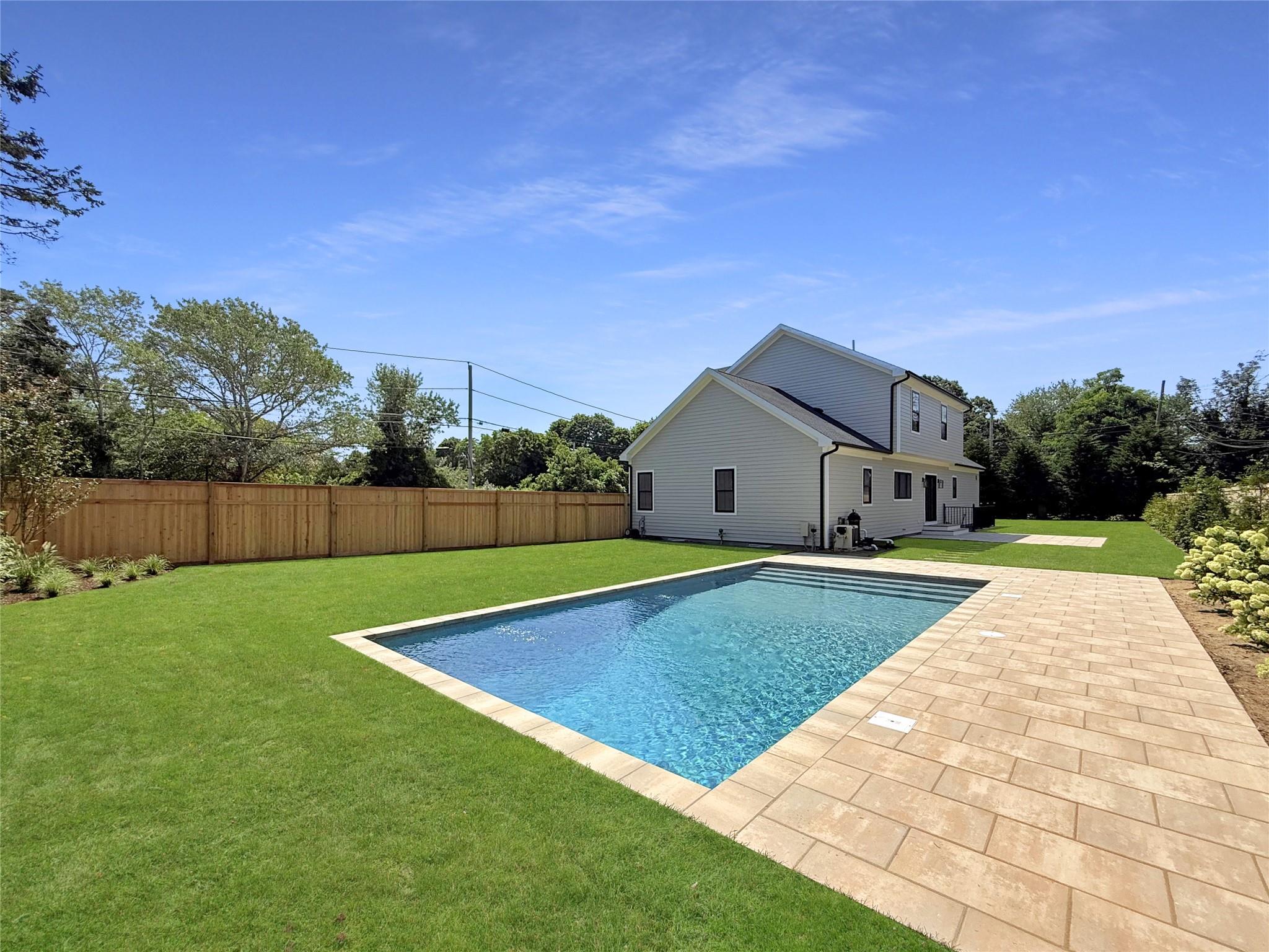 #1 photo, 1 Summit Boulevard, 東長島 汉普顿 Westhampton , NY 11977
