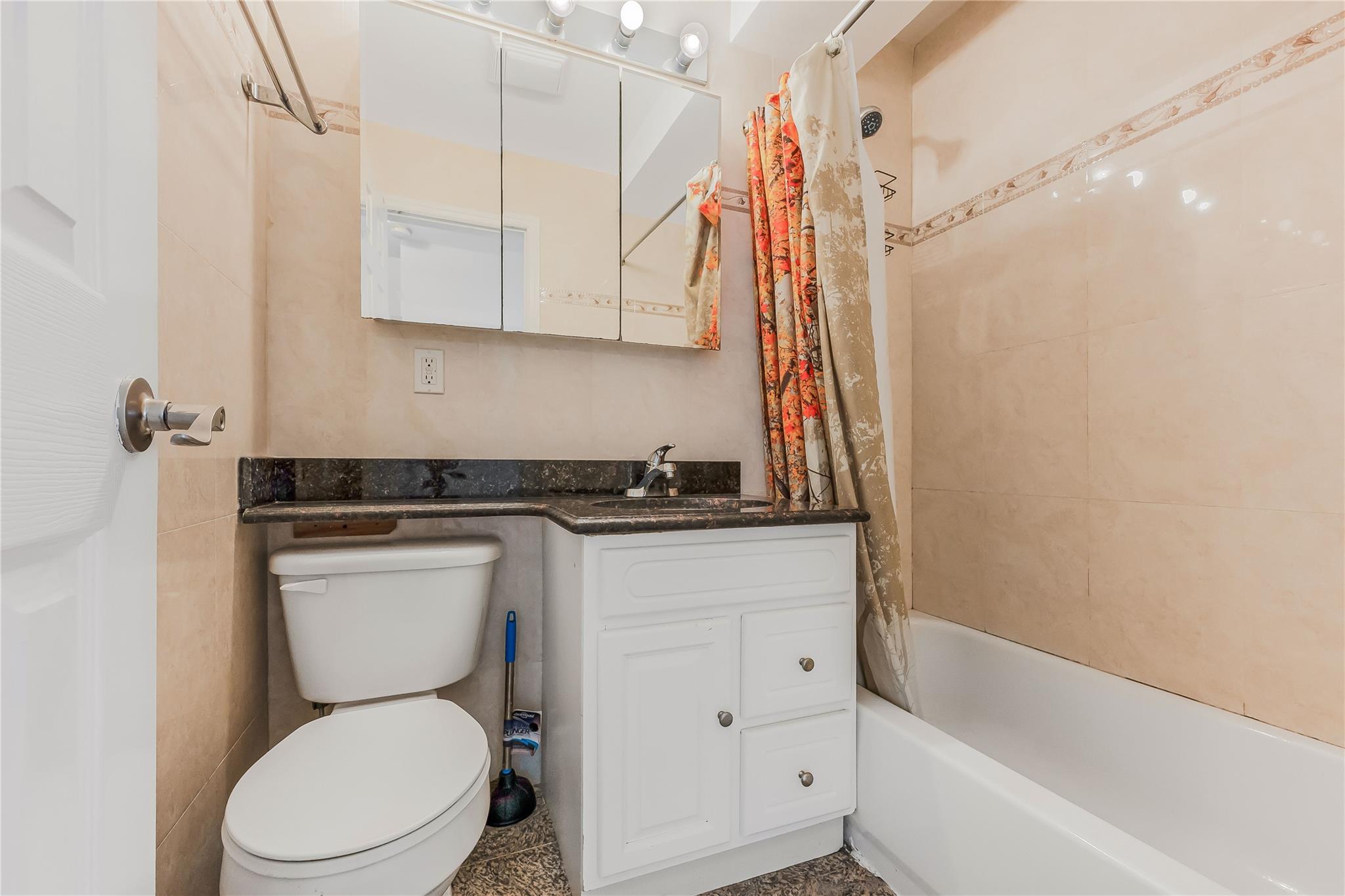 #20 photo, 85-23 Broadway, クイーンズ区 Elmhurst , NY 11373