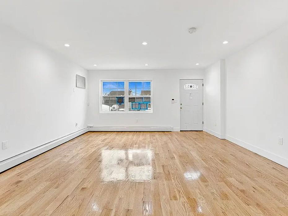 #1 photo, 7256 Almeda Avenue, Arverne , NY 11692