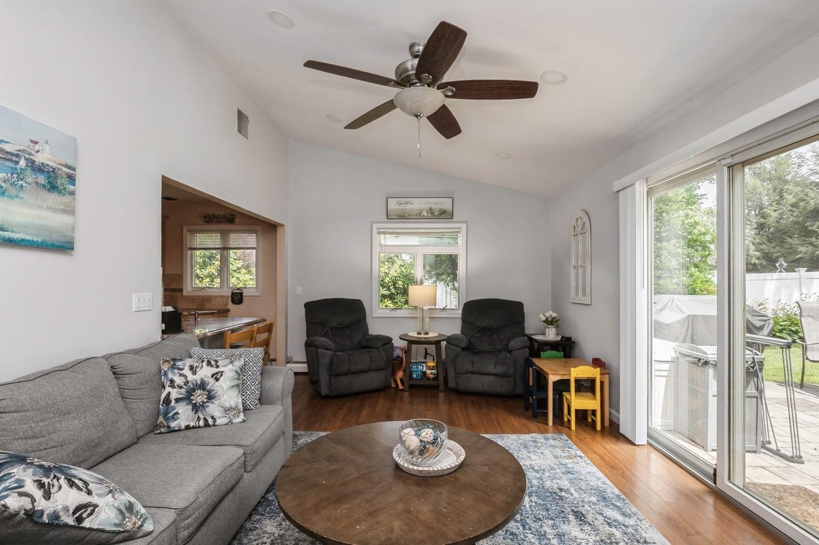 #12 photo, 30 Dale Lane, Hauppauge , NY 11788