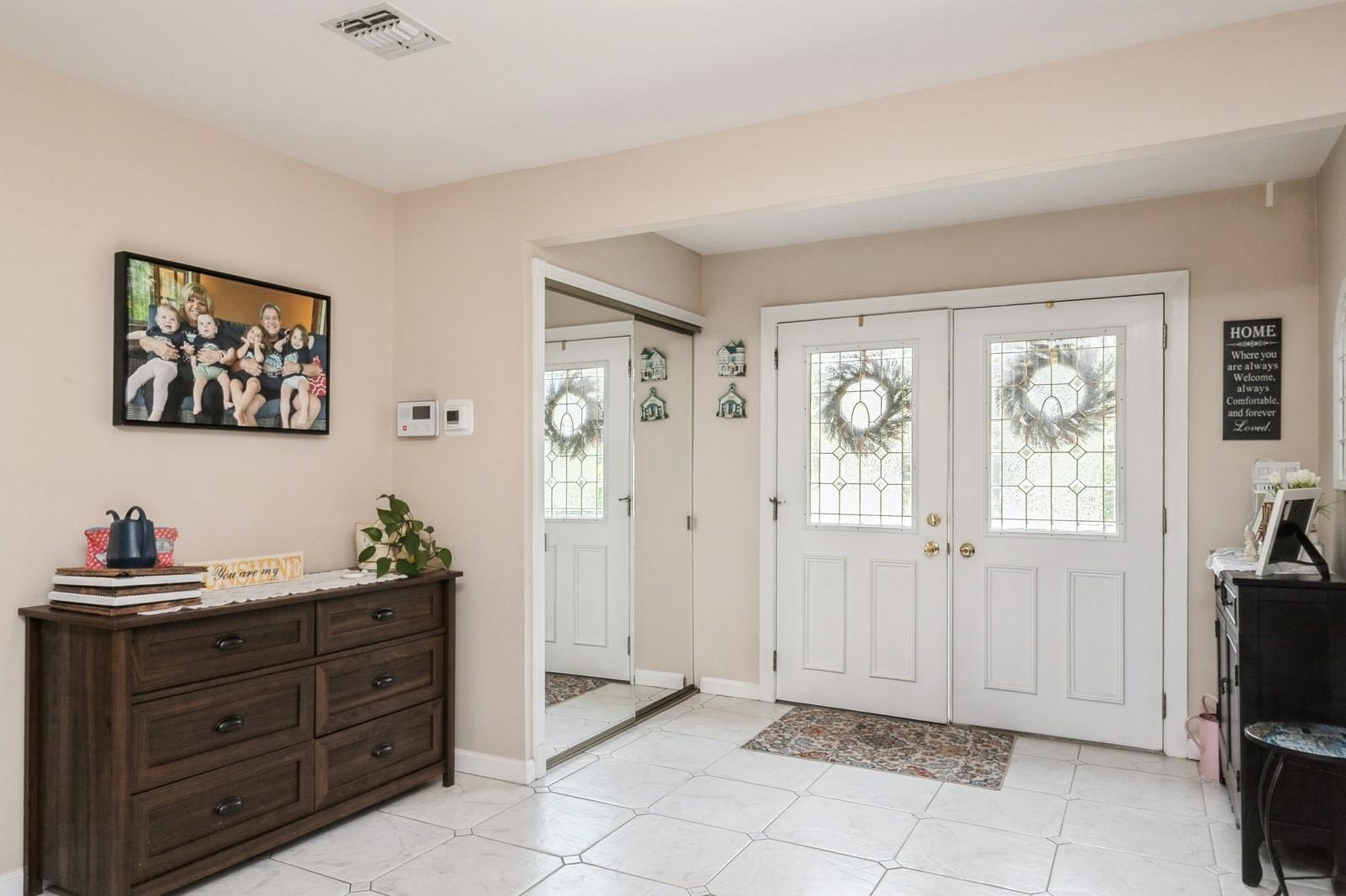 #3 photo, 30 Dale Lane, Hauppauge , NY 11788