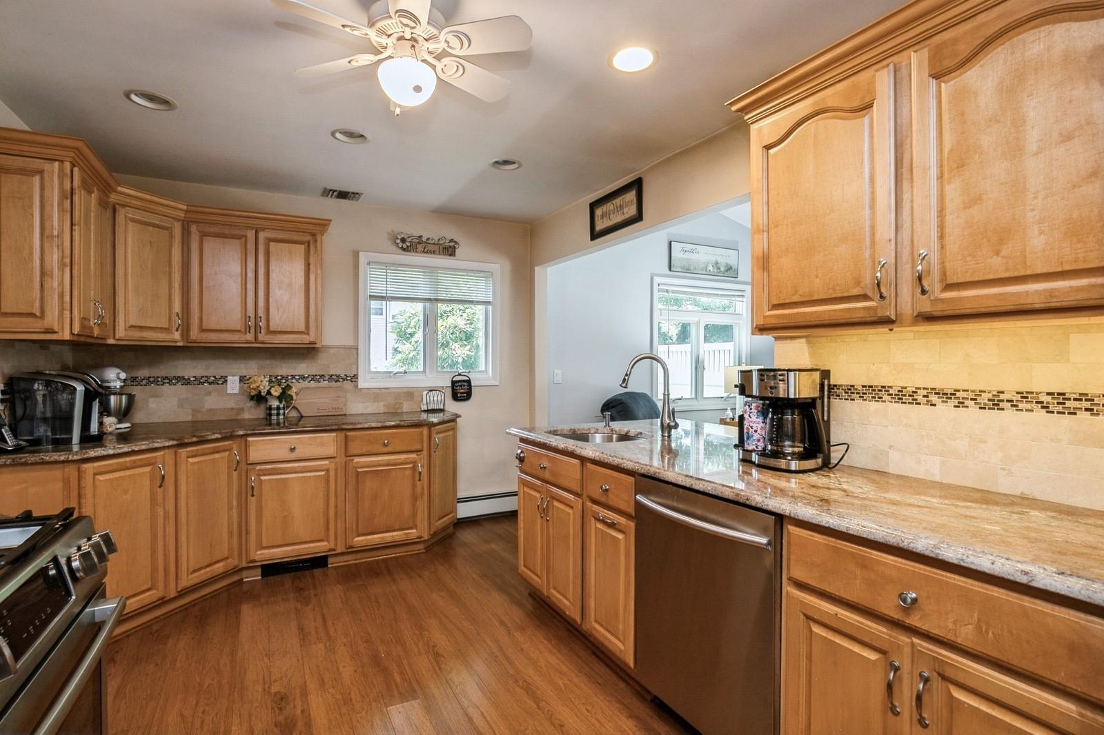 #9 photo, 30 Dale Lane, Hauppauge , NY 11788