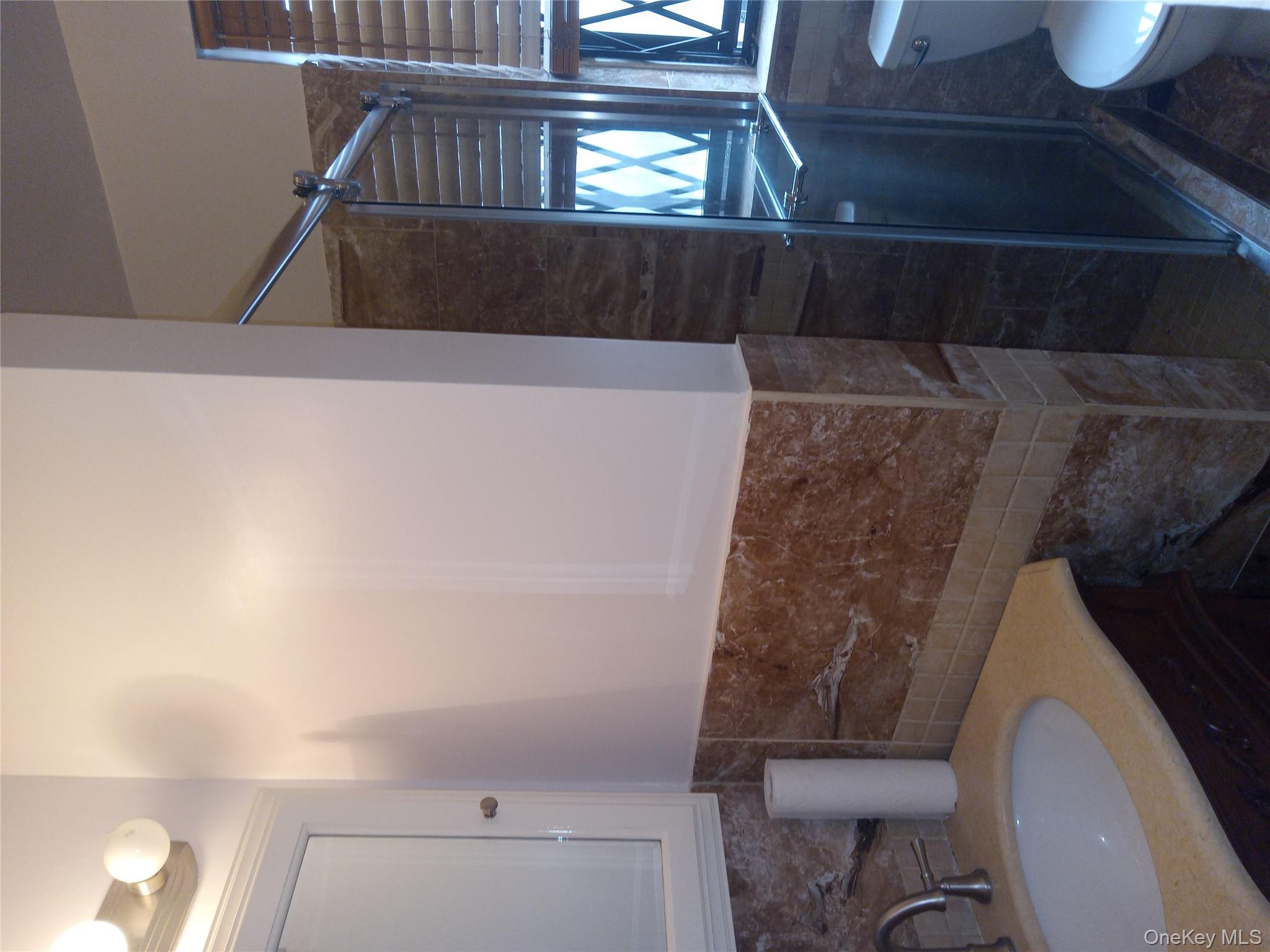 #4 photo, 2156 CRUGER Avenue, Bronx , NY 10462