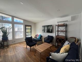 #4 photo, 27 Crescent Circle, Rock Hill , NY 12775