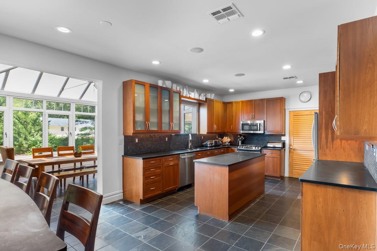 #8 photo, 9 Ronwood Road, Spring Valley , NY 10977