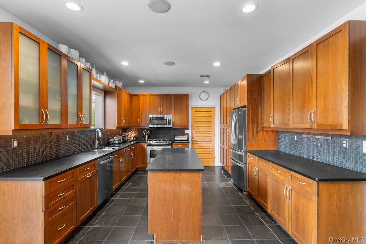 #9 photo, 9 Ronwood Road, Spring Valley , NY 10977