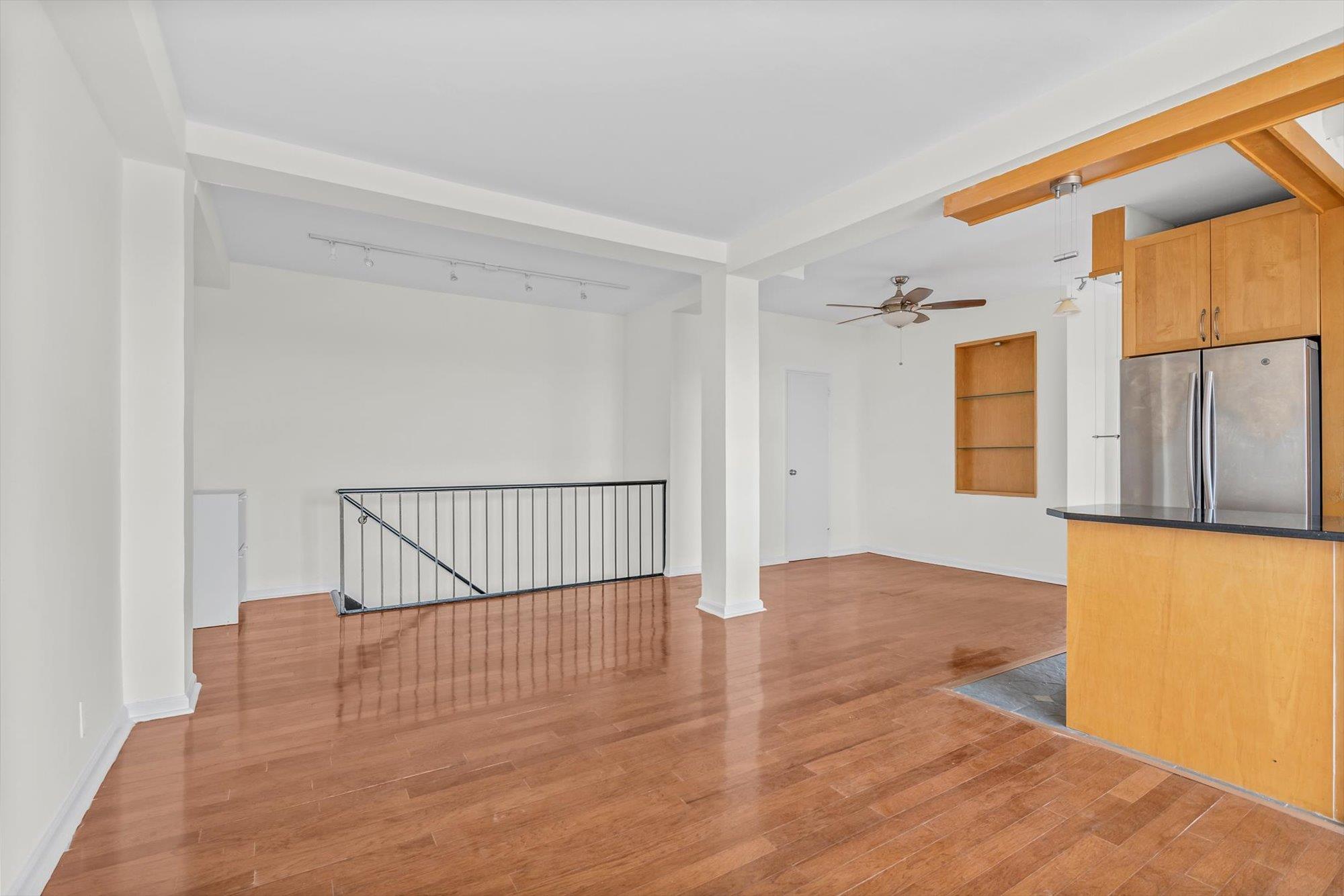 #4 photo, 99-52 66 Road, 皇后區 雷哥公園 Rego Park , NY 11374