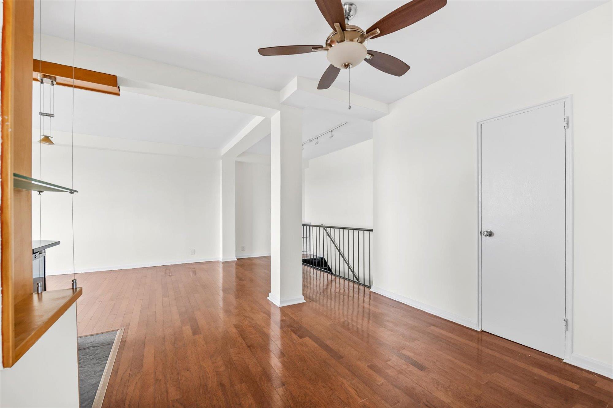 #9 photo, 99-52 66 Road, 皇后區 雷哥公園 Rego Park , NY 11374