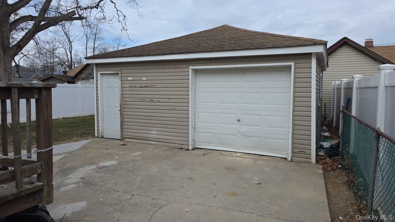 #17 photo, 101 Harris Avenue, Freeport , NY 11520