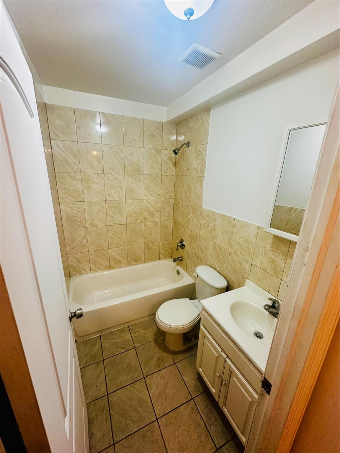 #7 photo, 253 E 206th Street, ブロンクス区 Bronx , NY 10467