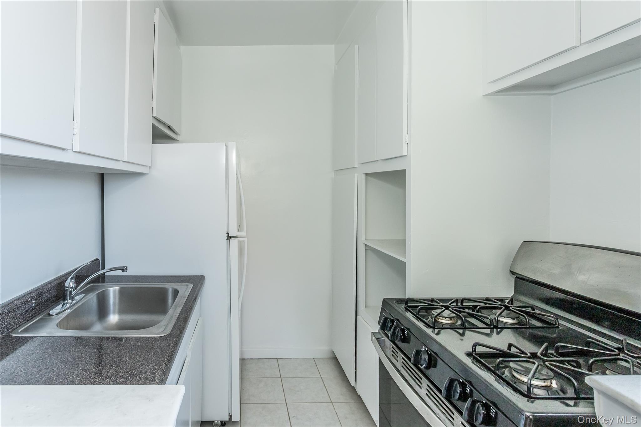 #9 photo, 102-30 Queens Boulevard, クイーンズ区 Forest Hills , NY 11375