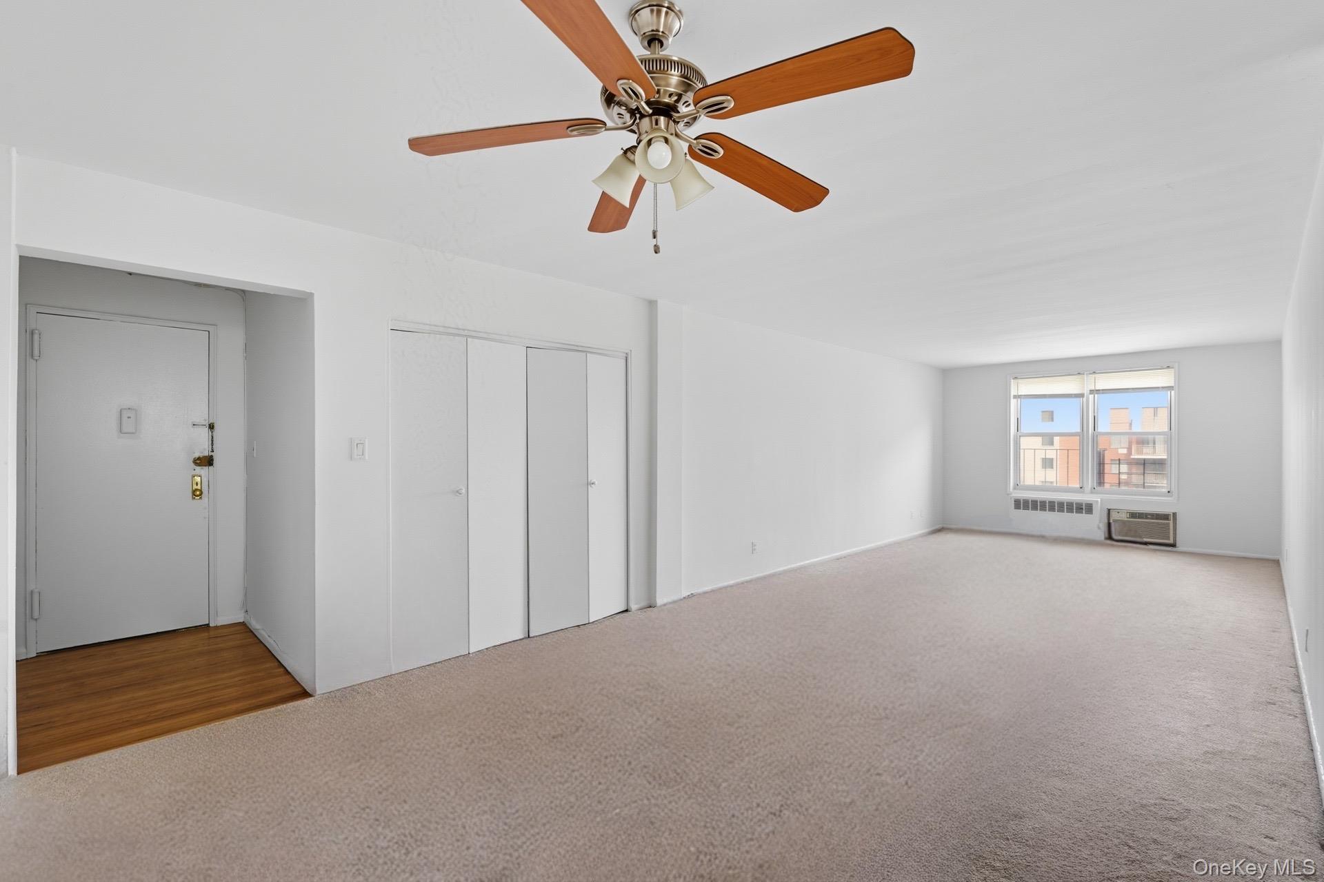 #10 photo, 66-01 Burns, クイーンズ区 Rego Park , NY 11374