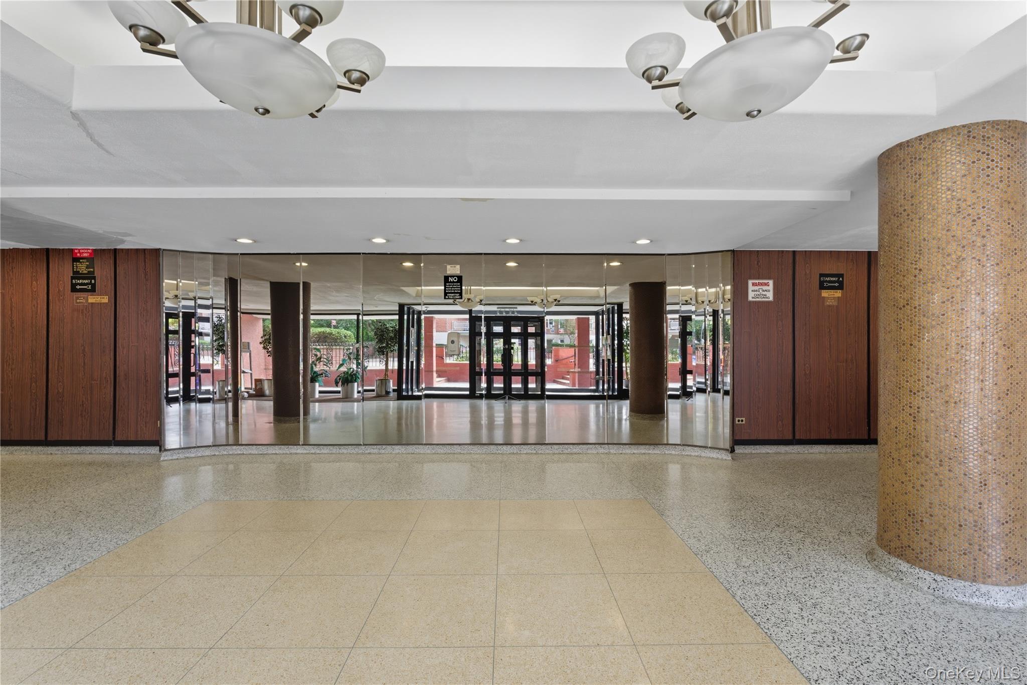 #4 photo, 66-01 Burns, クイーンズ区 Rego Park , NY 11374