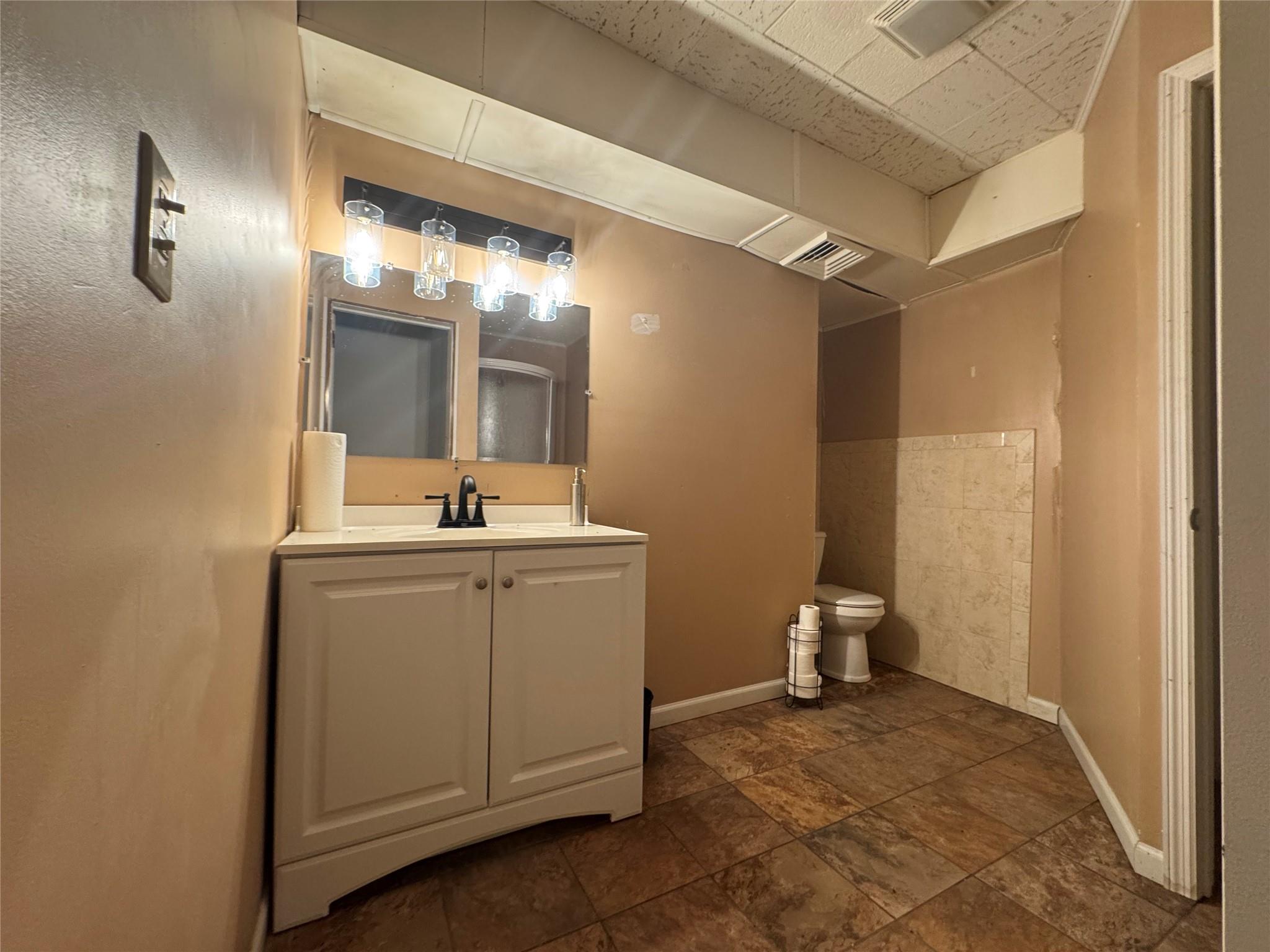 #8 photo, 26 W Main Street, Middletown , NY 10940