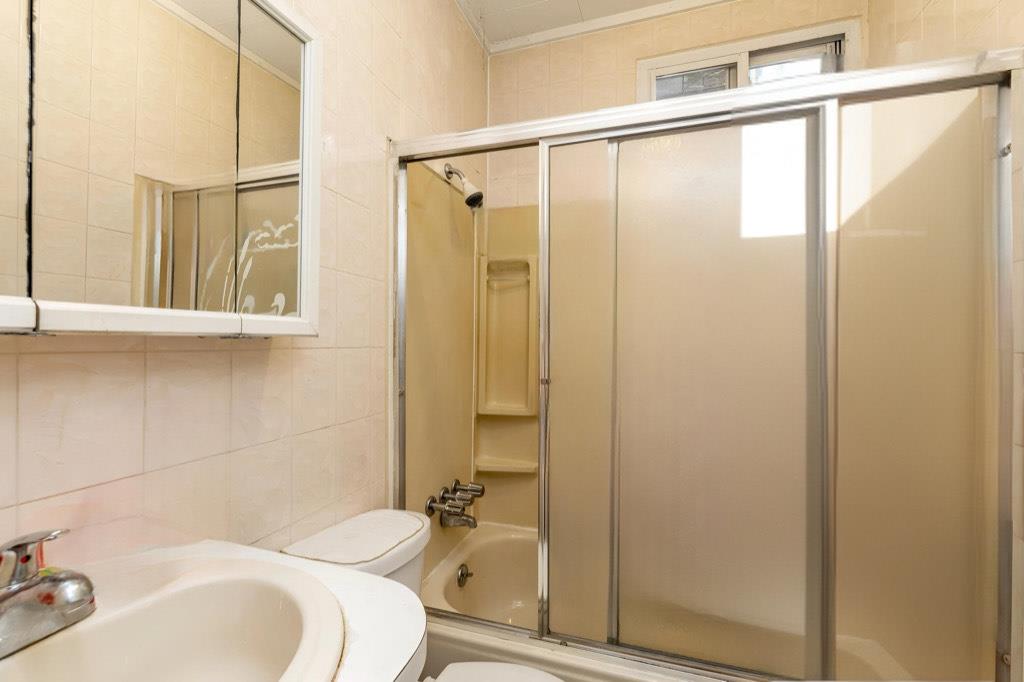 #13 photo, 112-50 38th Avenue, クイーンズ区 Corona , NY 11368