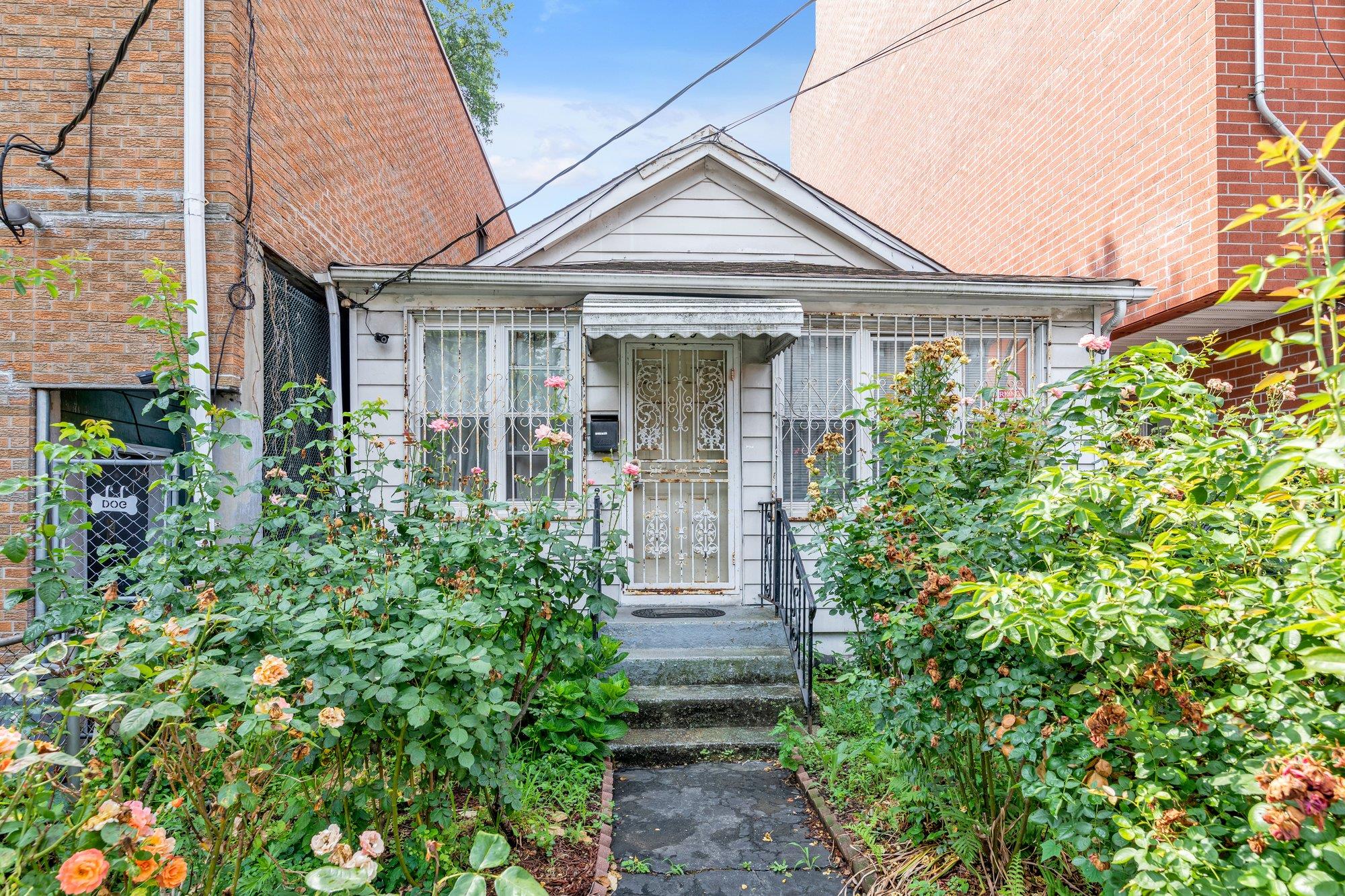 #1 photo, 112-50 38th Avenue, Corona , NY 11368
