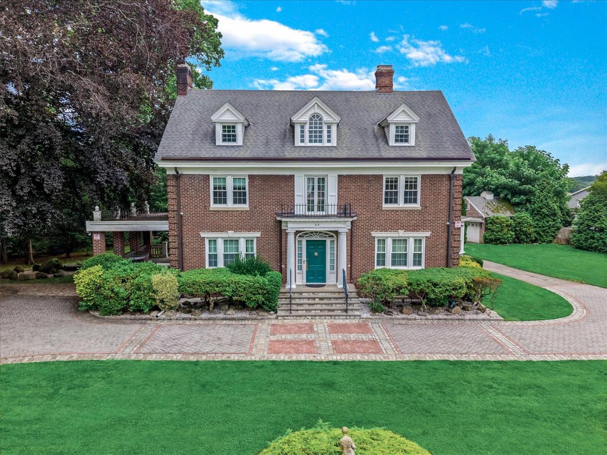 #1 photo, 44 Arbor Place, Glen Cove , NY 11542