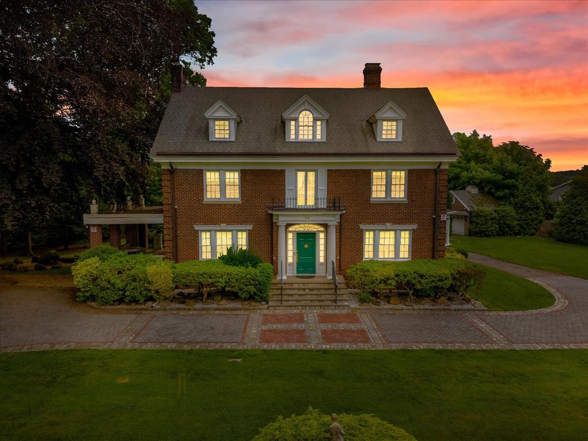 #2 photo, 44 Arbor Place, ナッソー郡 Glen Cove , NY 11542