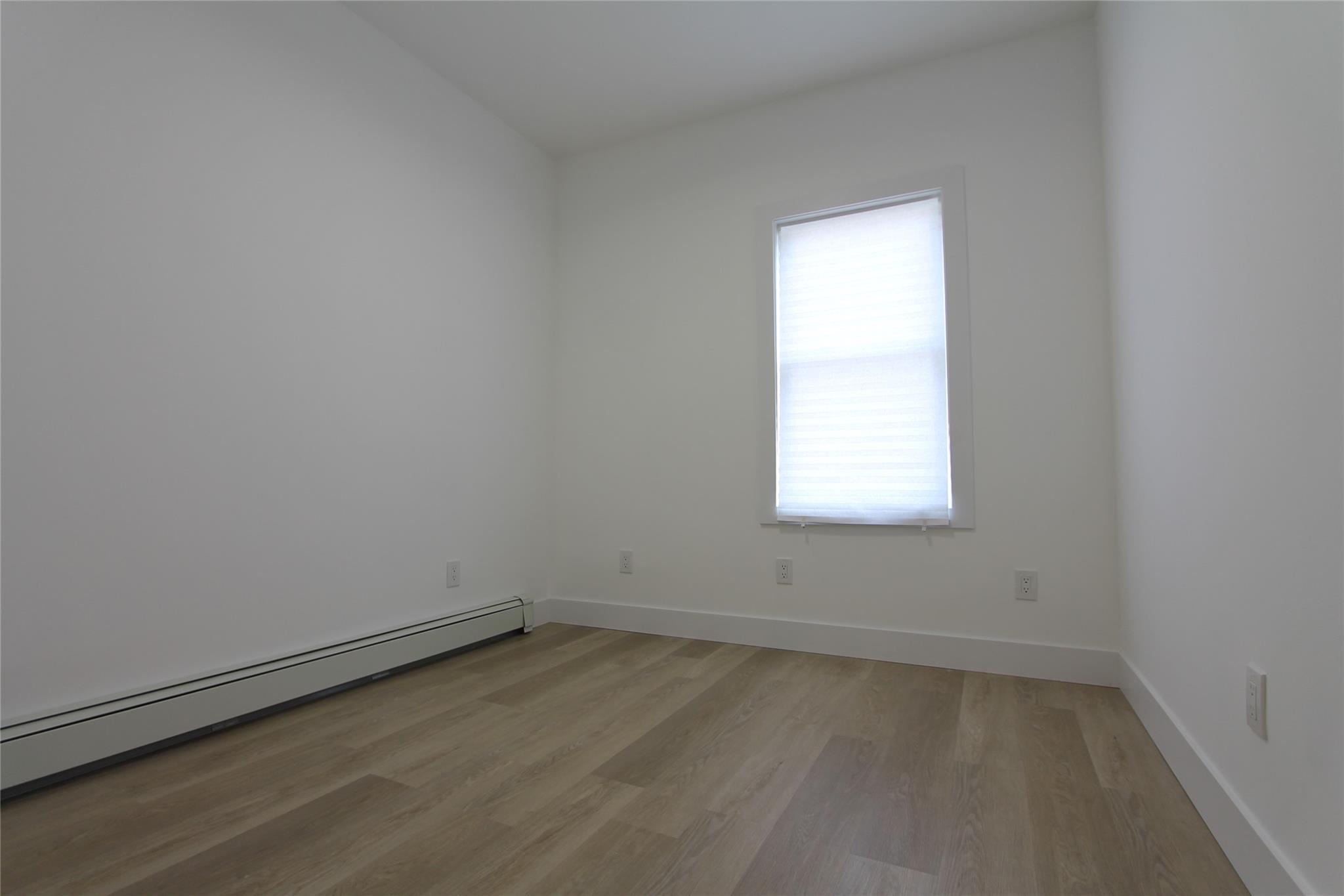 #13 photo, 79-31 69th Avenue, 皇后區 中村 Middle Village , NY 11379