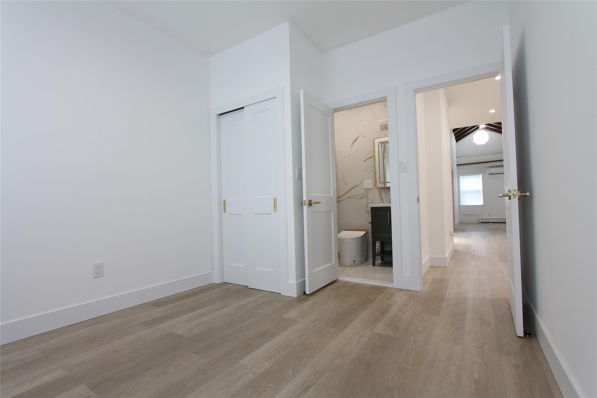 #20 photo, 79-31 69th Avenue, 皇后區 中村 Middle Village , NY 11379