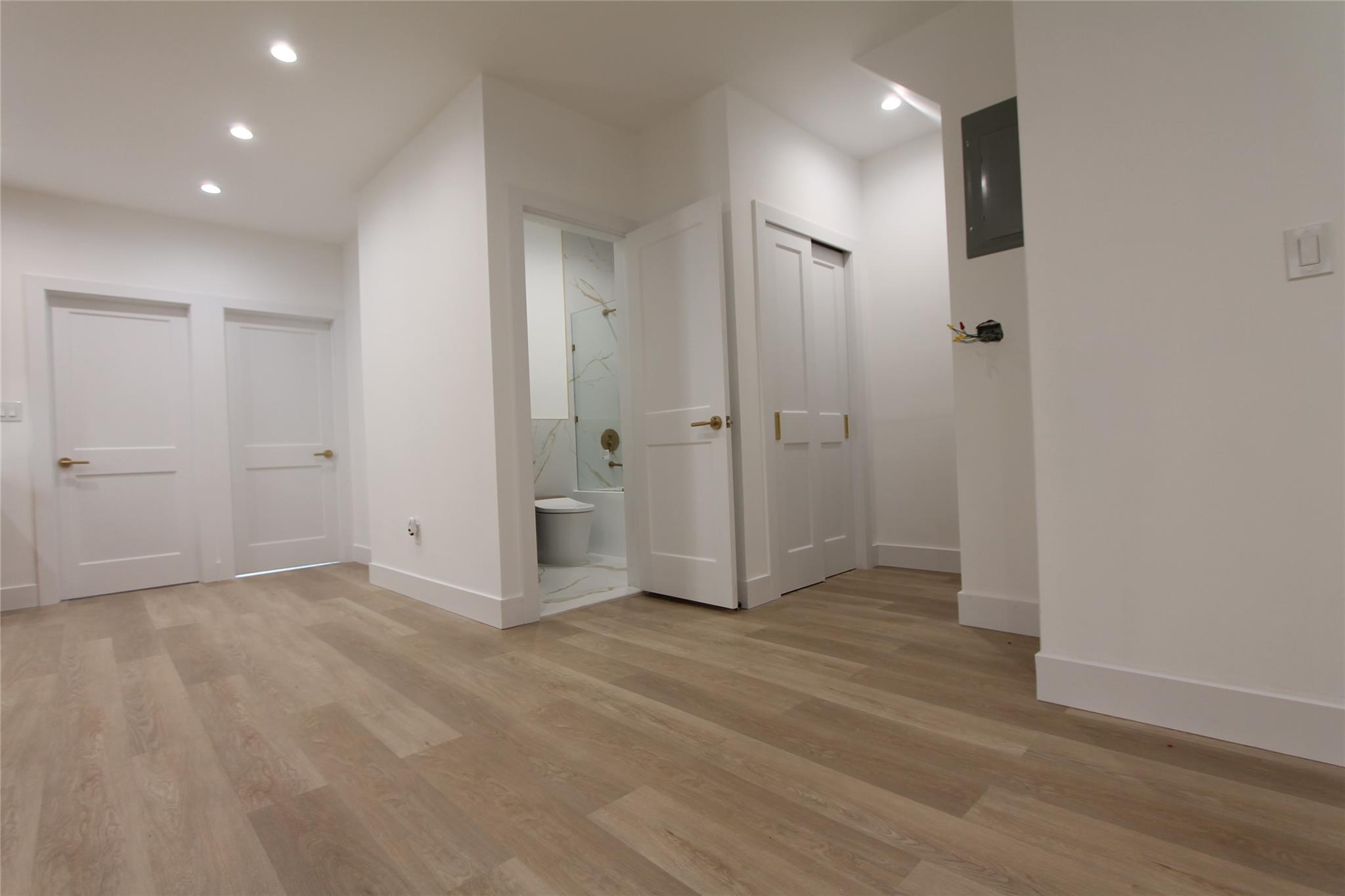 #5 photo, 79-31 69th Avenue, 皇后區 中村 Middle Village , NY 11379