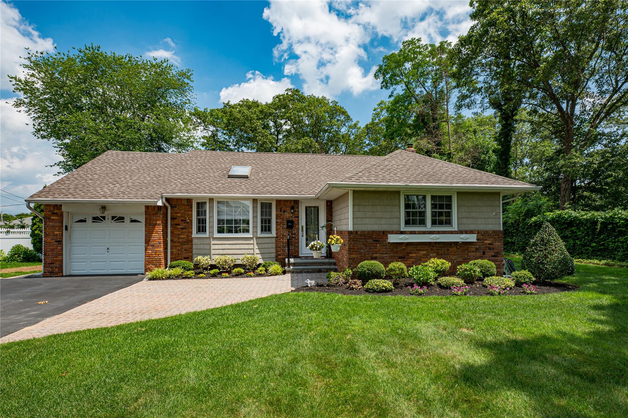 #1 photo, 24 Thistle Lane, Kings Park , NY 11754