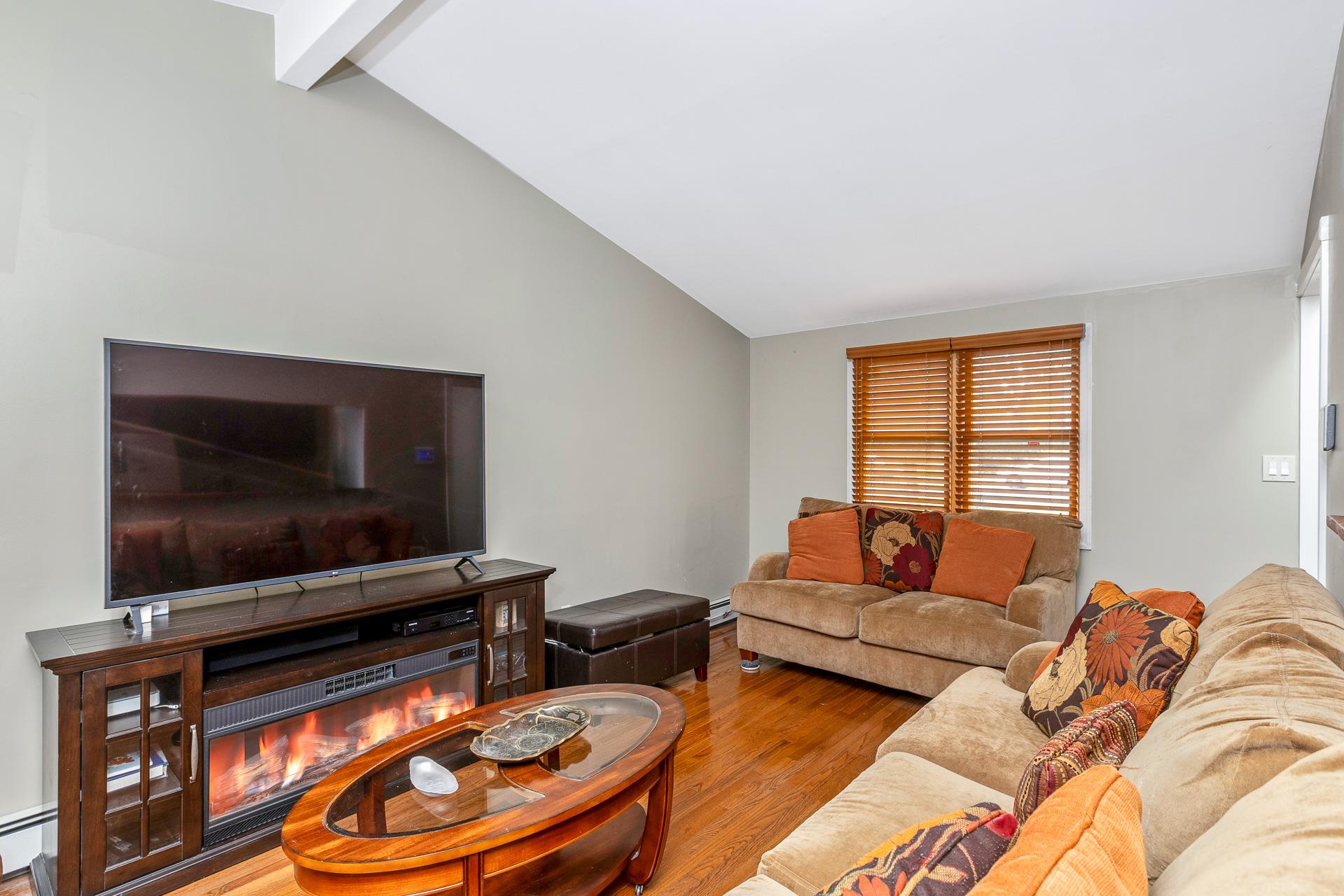 #10 photo, 137 Riverside Avenue, サフォーク郡 Mastic Beach , NY 11951