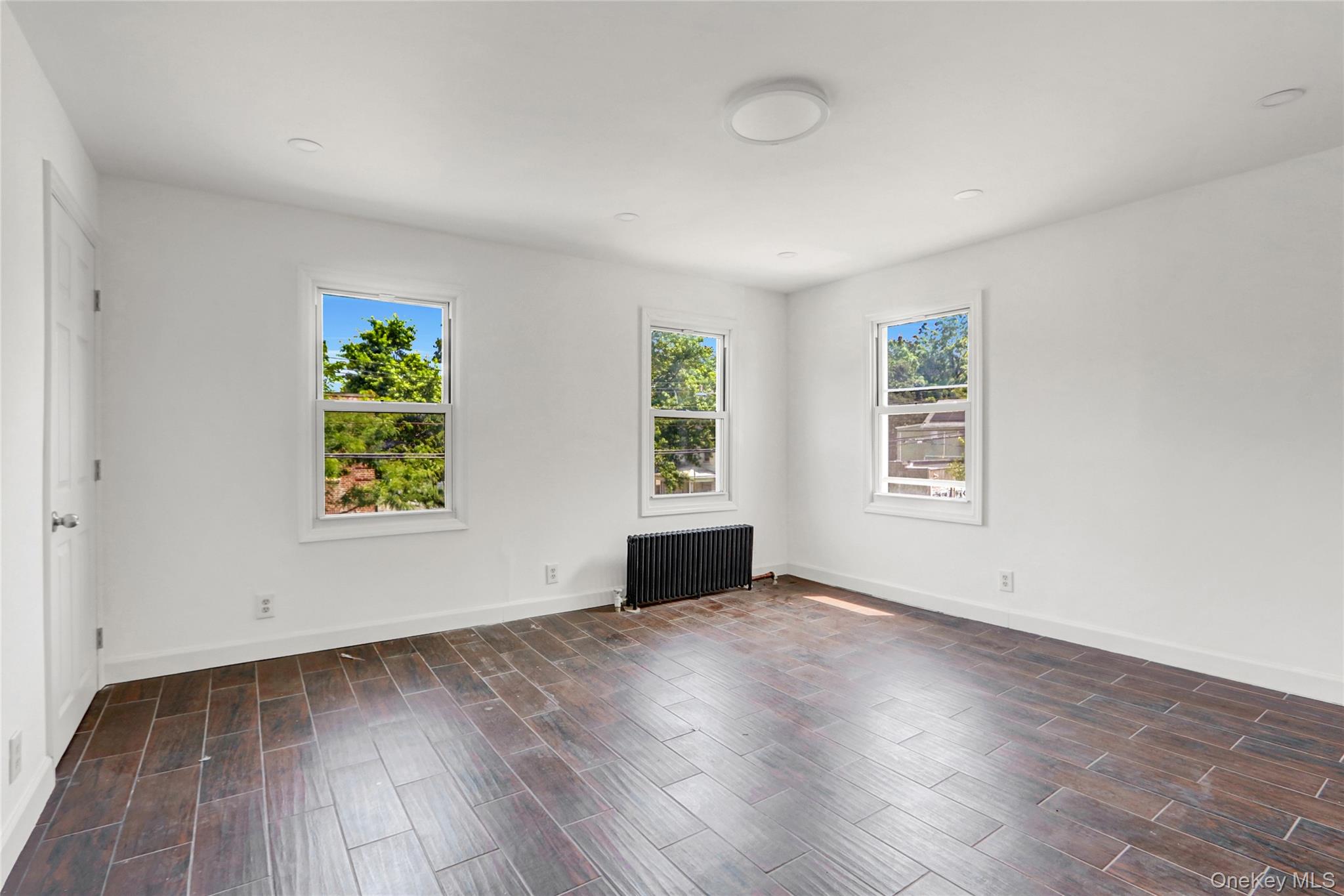 #12 photo, 58 Laurel Avenue, جزيرة ستاتن Staten Island , NY 10304