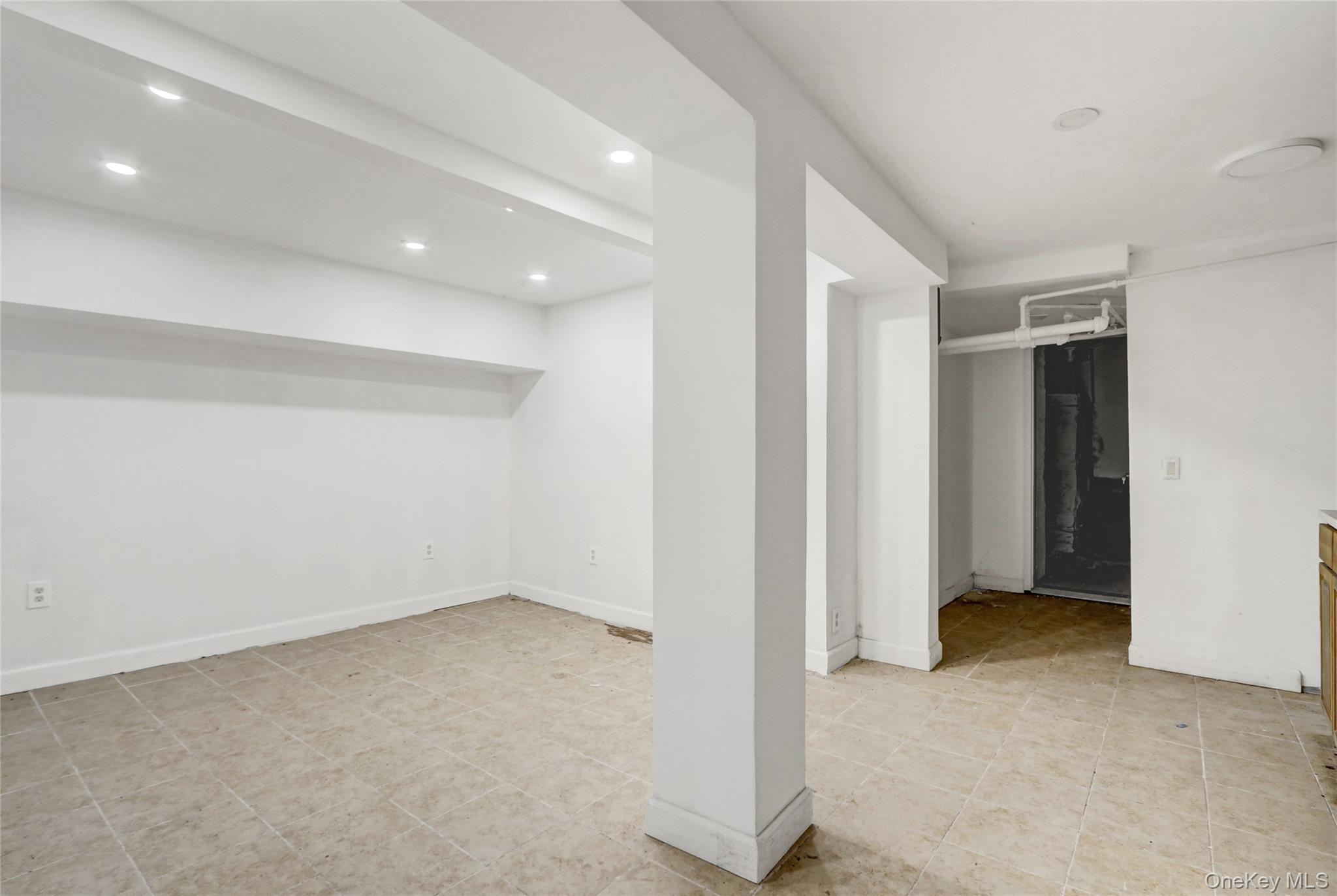 #15 photo, 58 Laurel Avenue, جزيرة ستاتن Staten Island , NY 10304