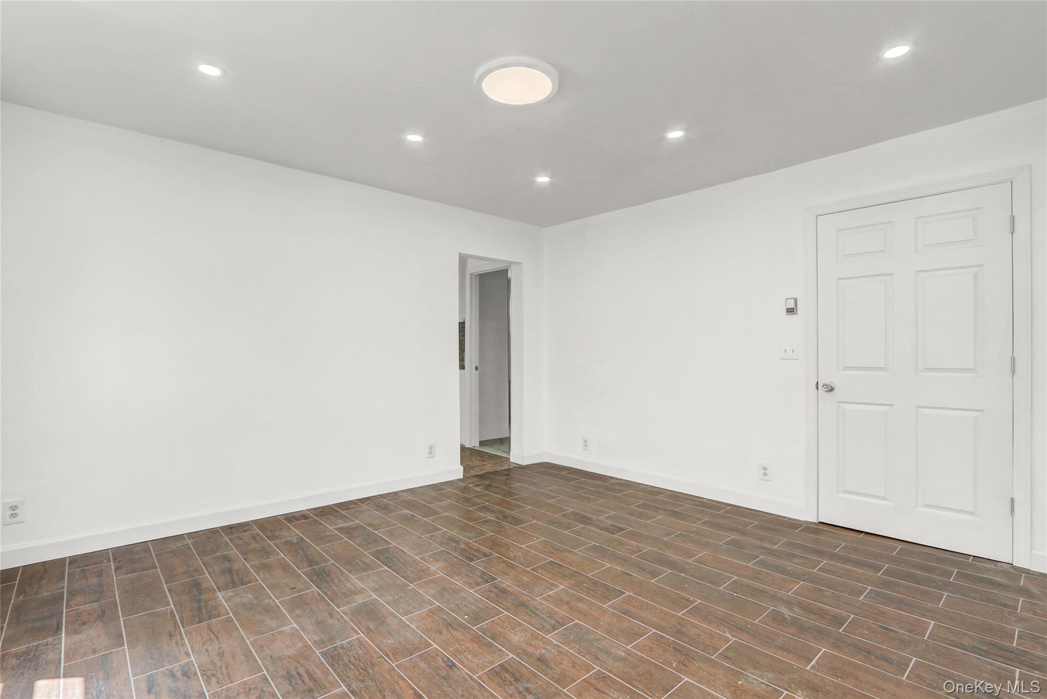 #4 photo, 58 Laurel Avenue, جزيرة ستاتن Staten Island , NY 10304