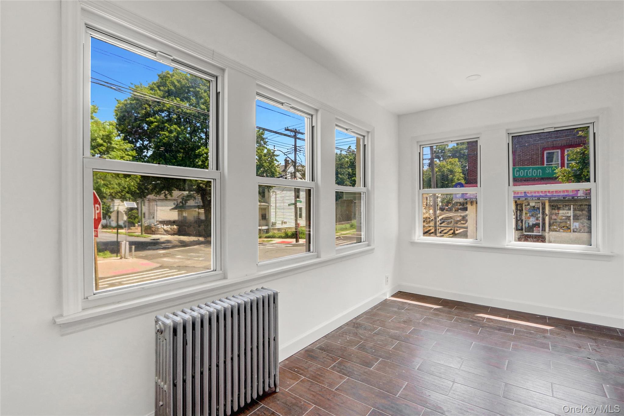 #5 photo, 58 Laurel Avenue, جزيرة ستاتن Staten Island , NY 10304