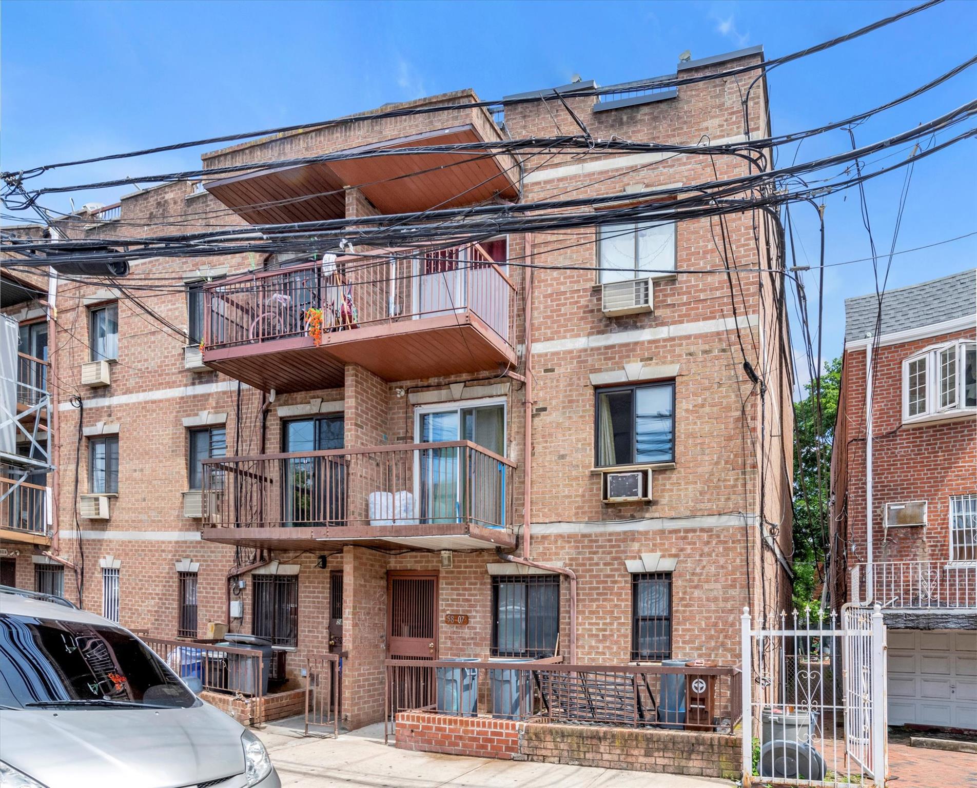 #1 photo, 58-07 Van Cleef Street, クイーンズ区 Corona , NY 11368