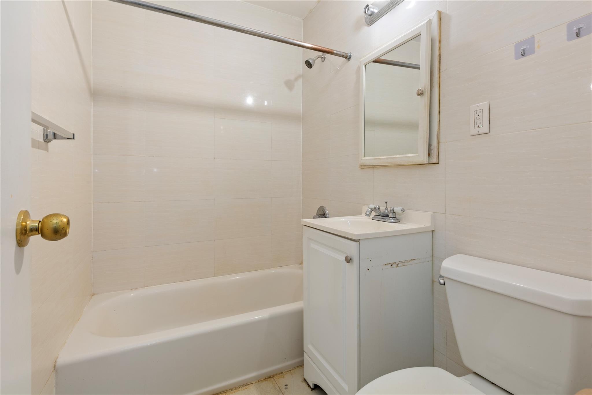 #13 photo, 142-20 41, クイーンズ区 Flushing , NY 11355