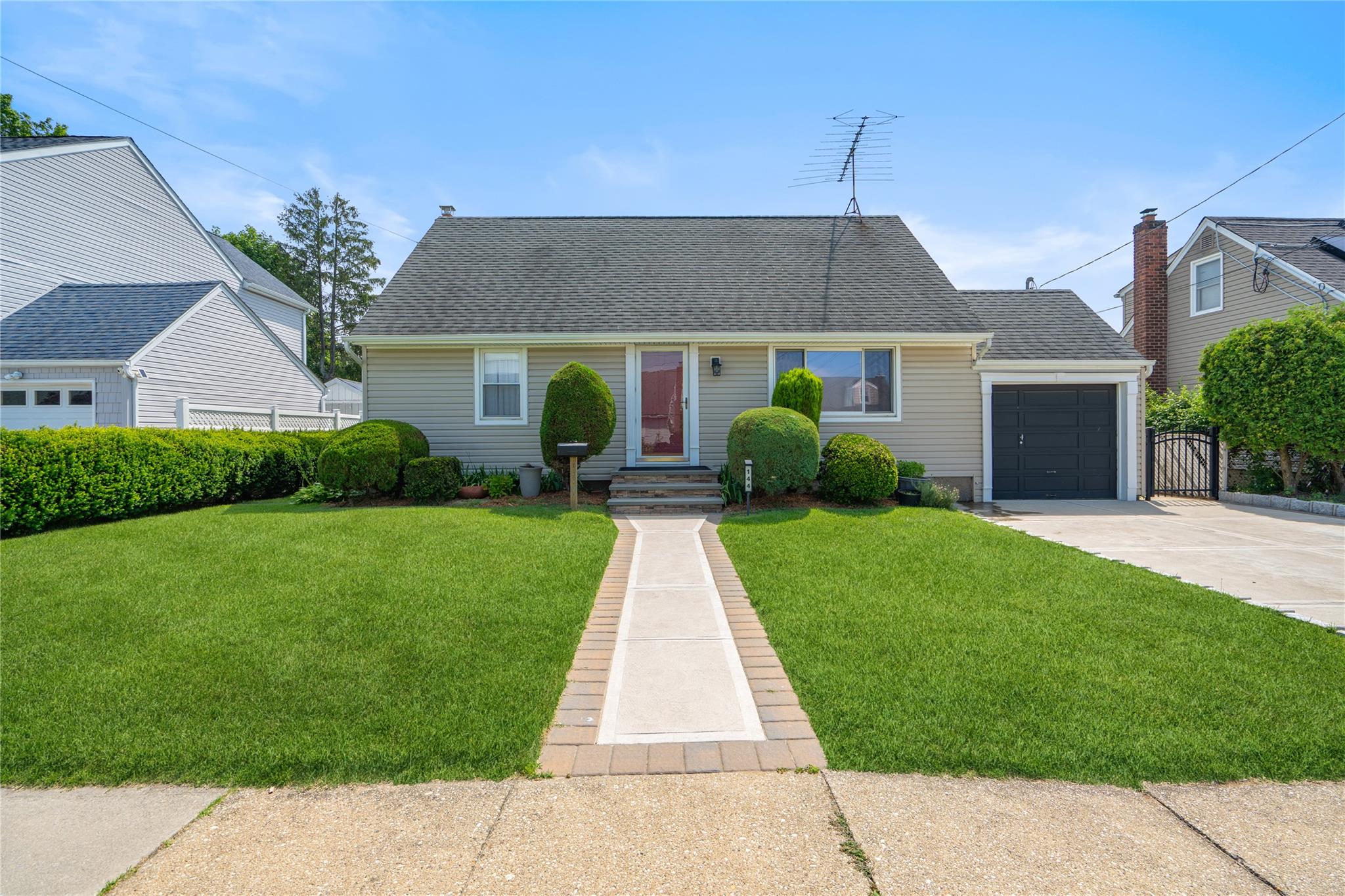 #1 photo, 144 E Zoranne Drive, Farmingdale , NY 11735