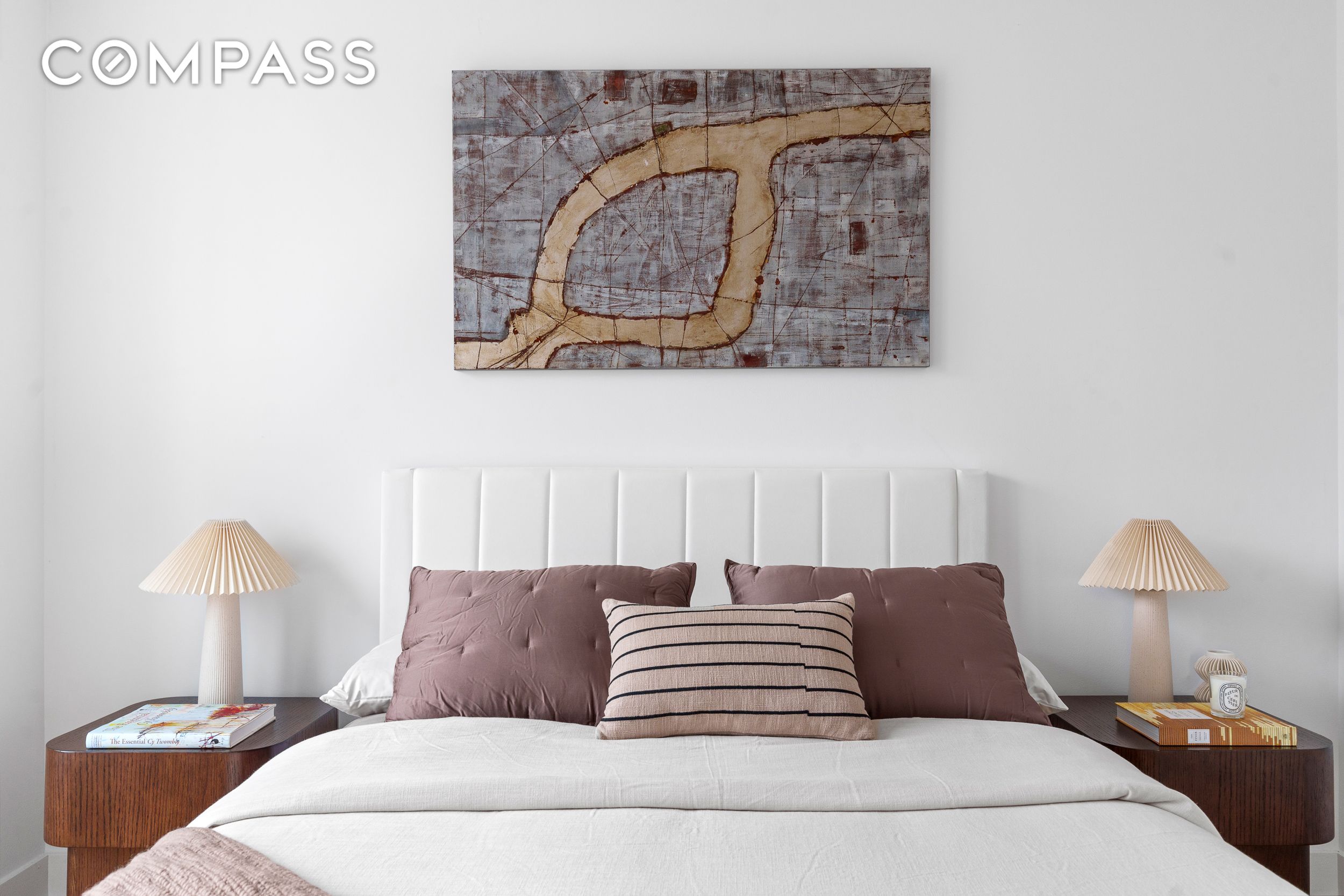 #9 photo, 350 W 42nd Street, マンハッタン Hell's Kitchen , NY 10036