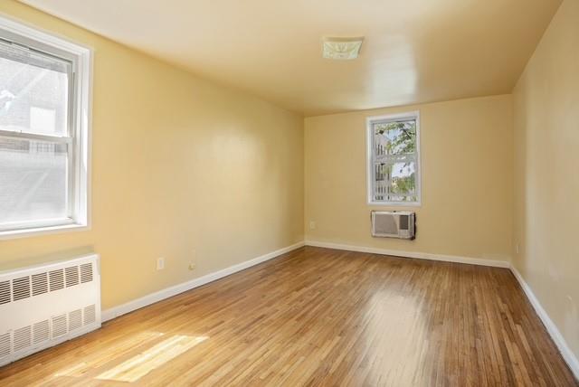 #2 photo, 3215 Olinville Ave, ブロンクス区 Bronx , NY 10467