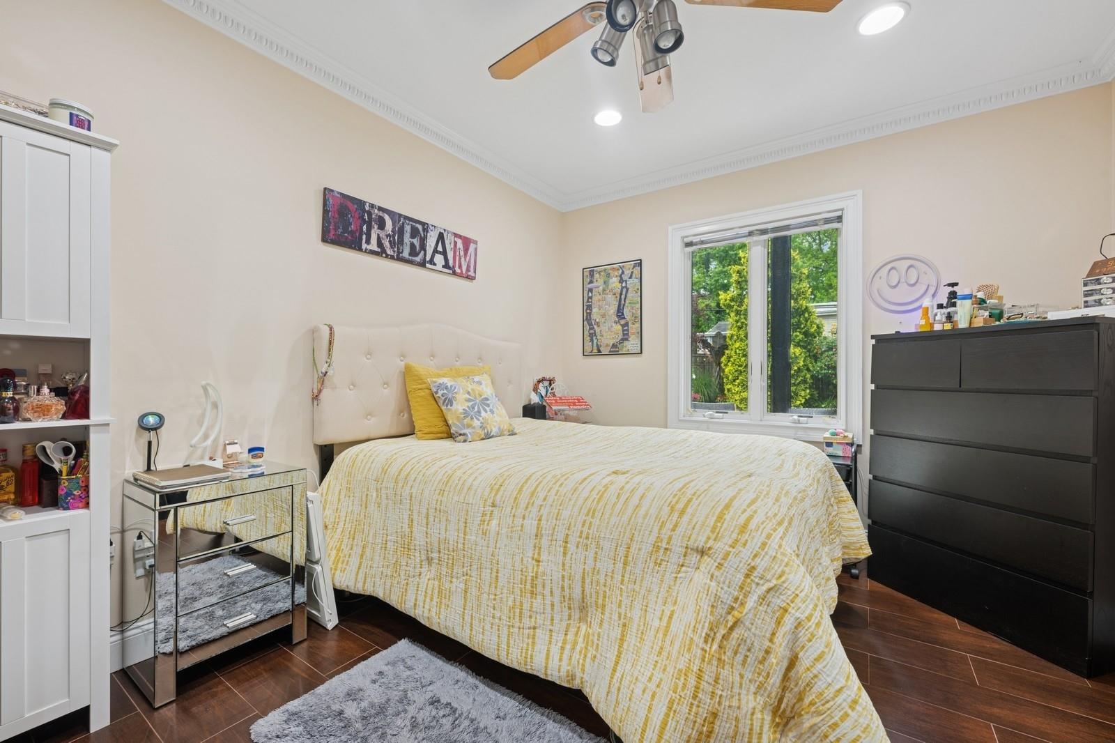 #13 photo, 64-58 215th St, クイーンズ区 Bayside , NY 11364