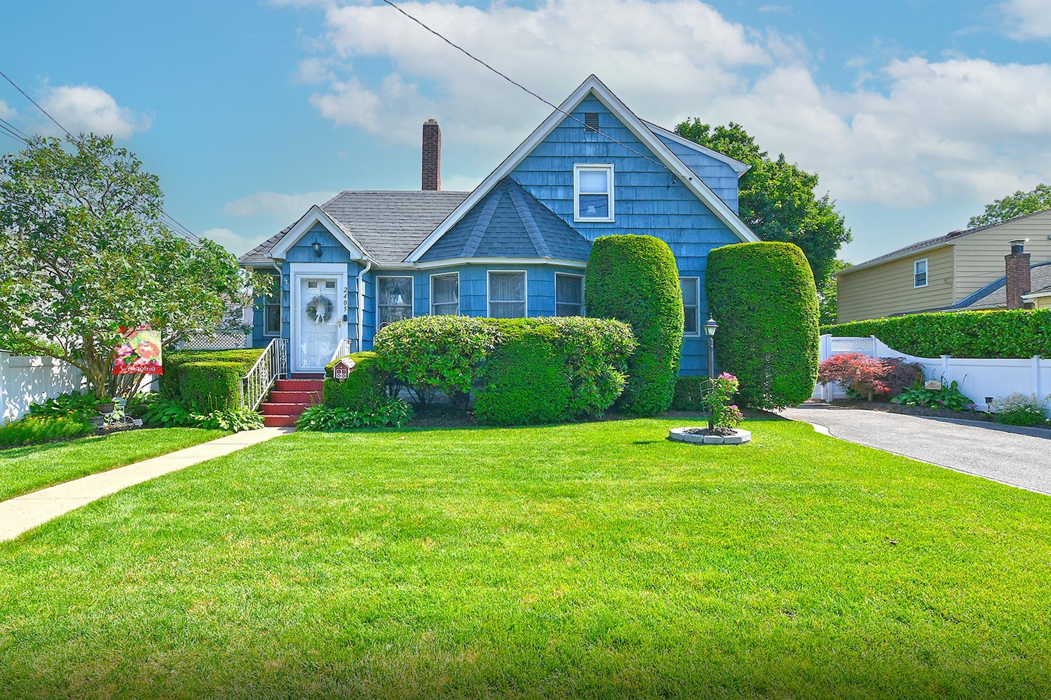 #1 photo, 2405 Aberdeen Street, East Meadow , NY 11554