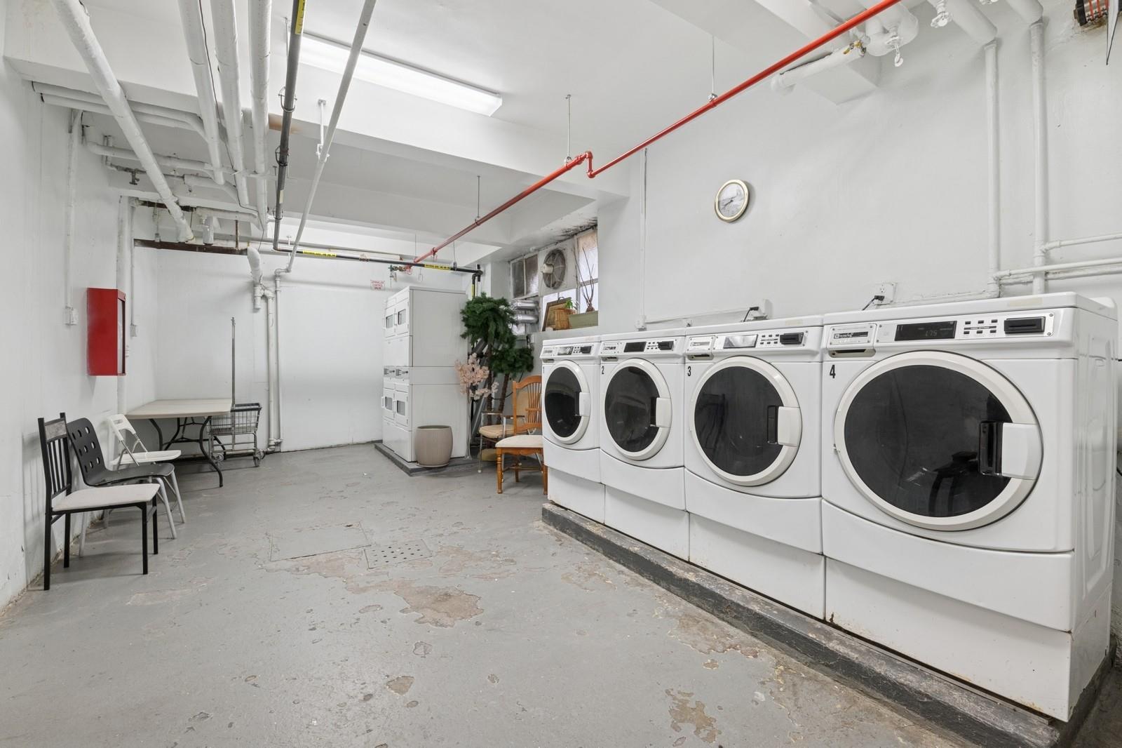 #9 photo, 76-26 113th Street, クイーンズ区 Forest Hills , NY 11375