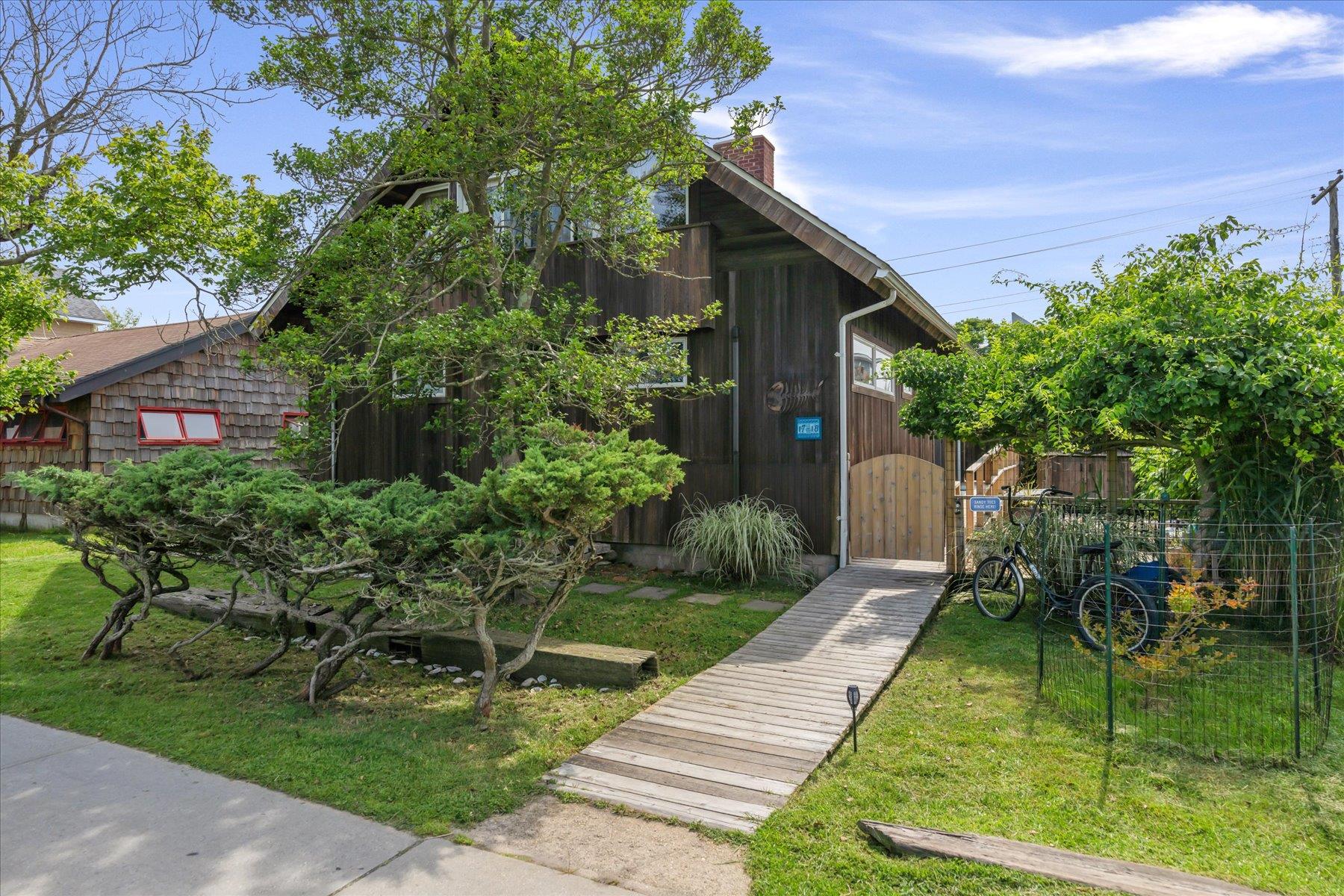 #2 photo, 17-18 Bungalow Walk, Ocean Beach , NY 11770