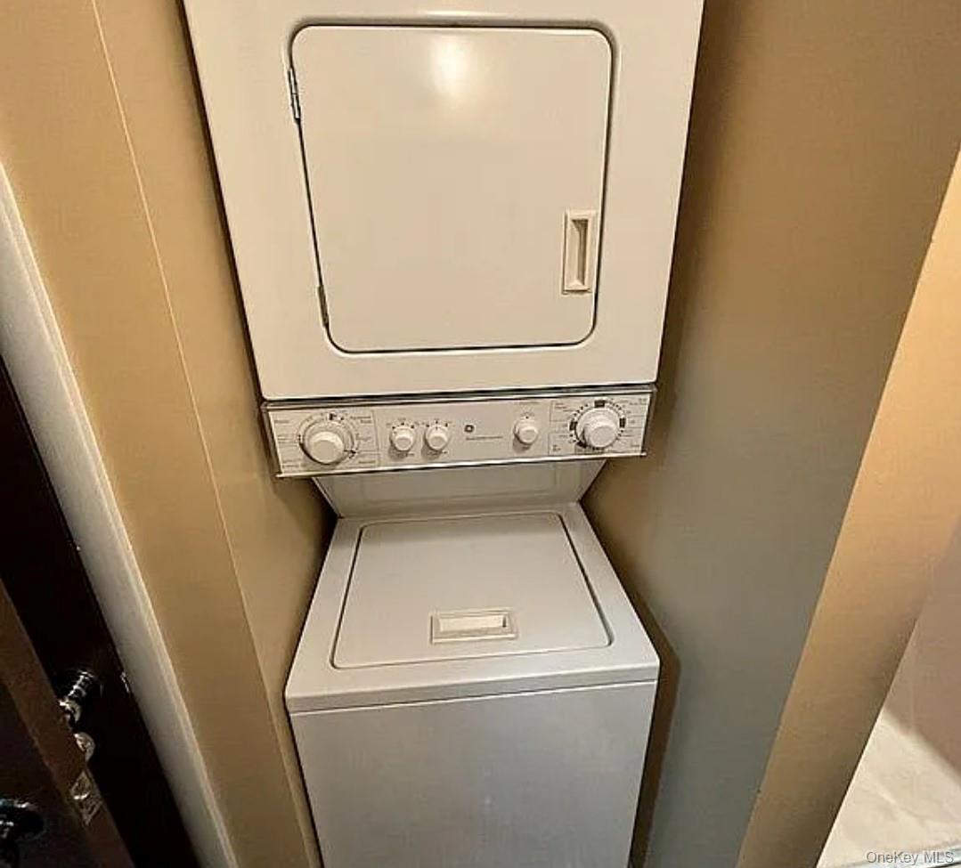 #7 photo, 108 Village Road, Jefferson Valley , NY 10598