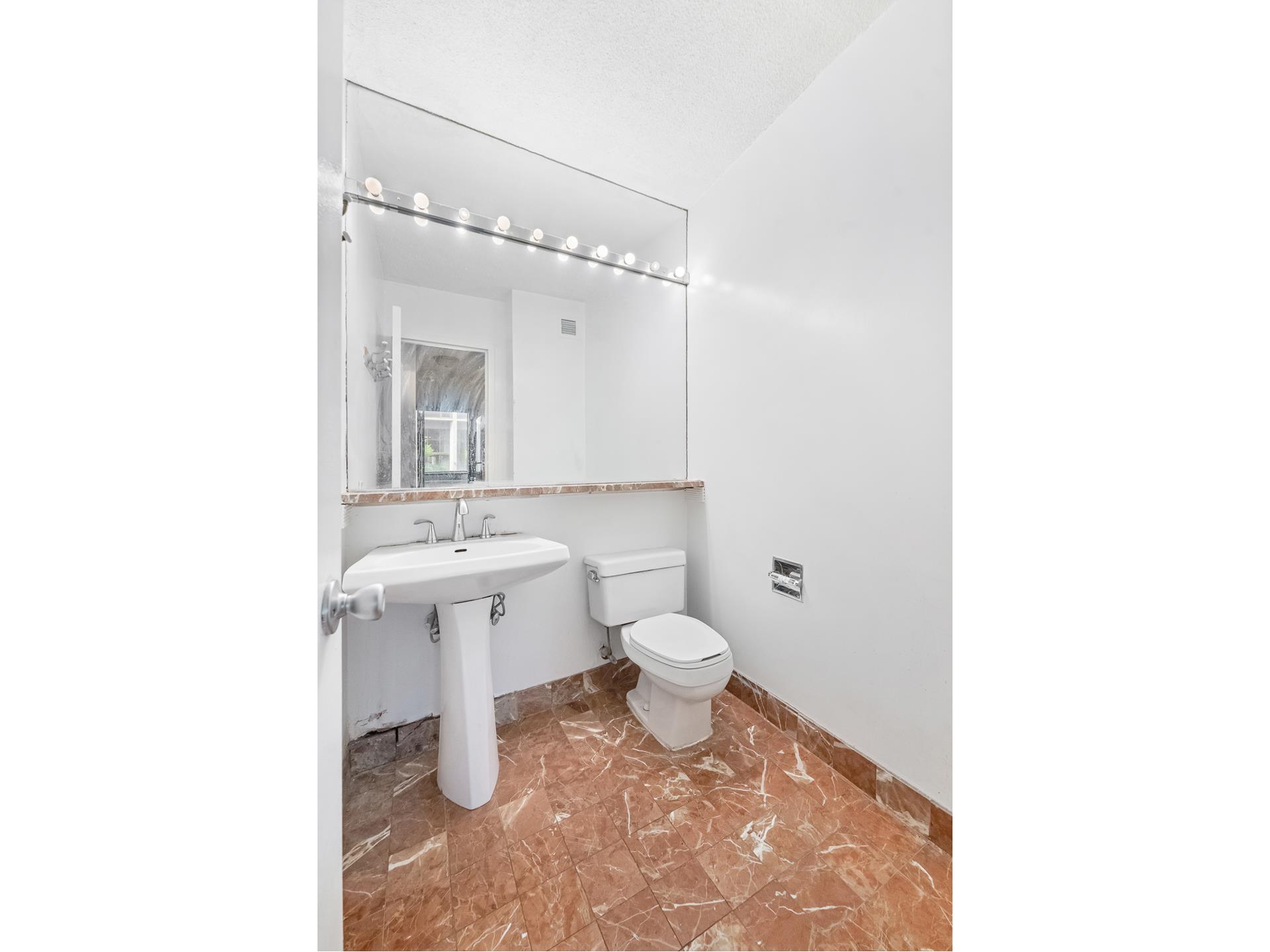 #8 photo, 245 E 93RD Street, マンハッタン Yorkville , NY 10128