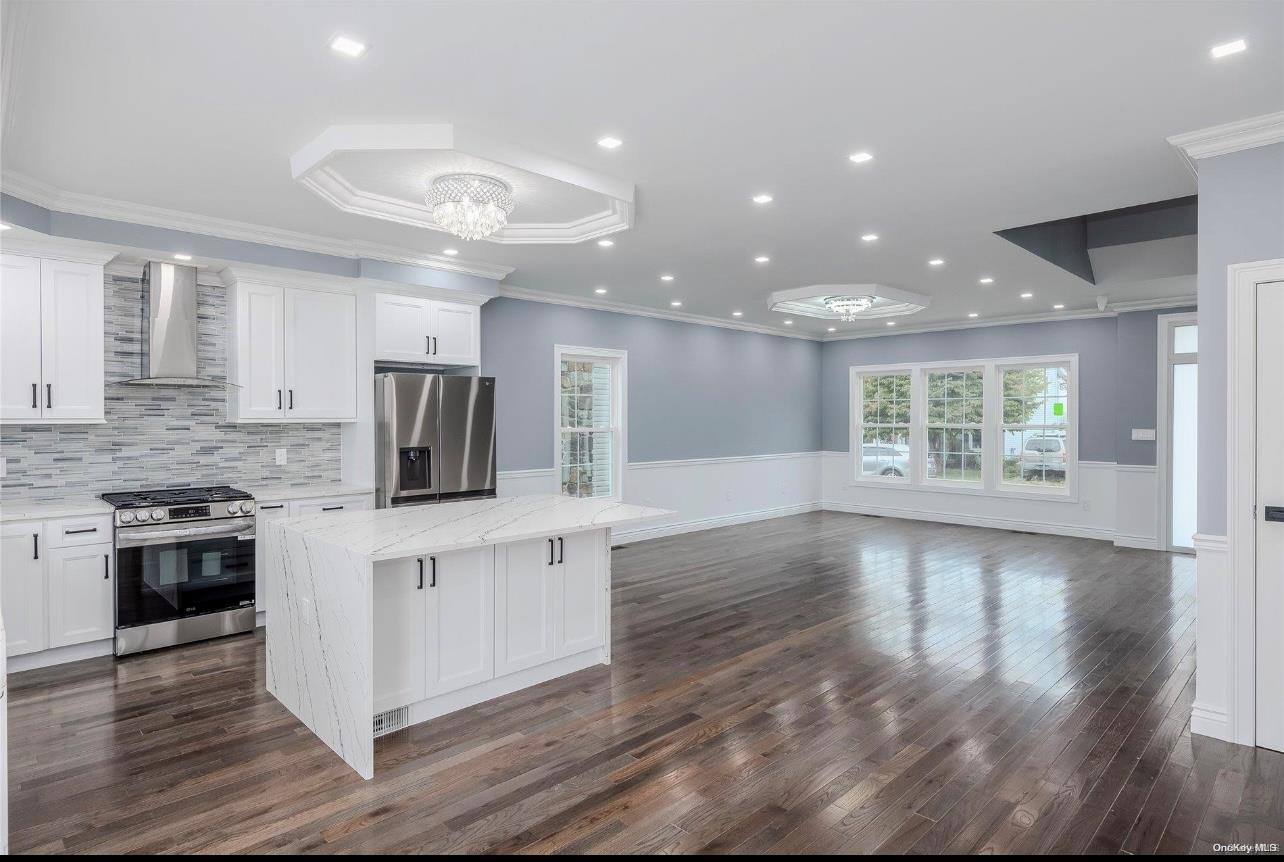 #14 photo, 31 A Grove Street, ناسو Hicksville , NY 11801