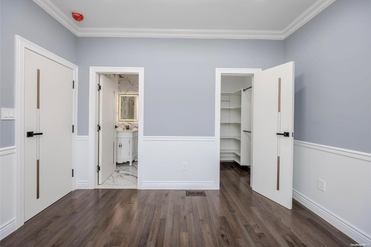 #15 photo, 31 A Grove Street, ناسو Hicksville , NY 11801