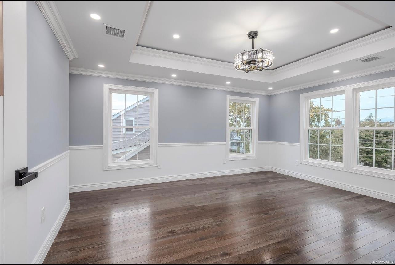 #19 photo, 31 A Grove Street, ناسو Hicksville , NY 11801