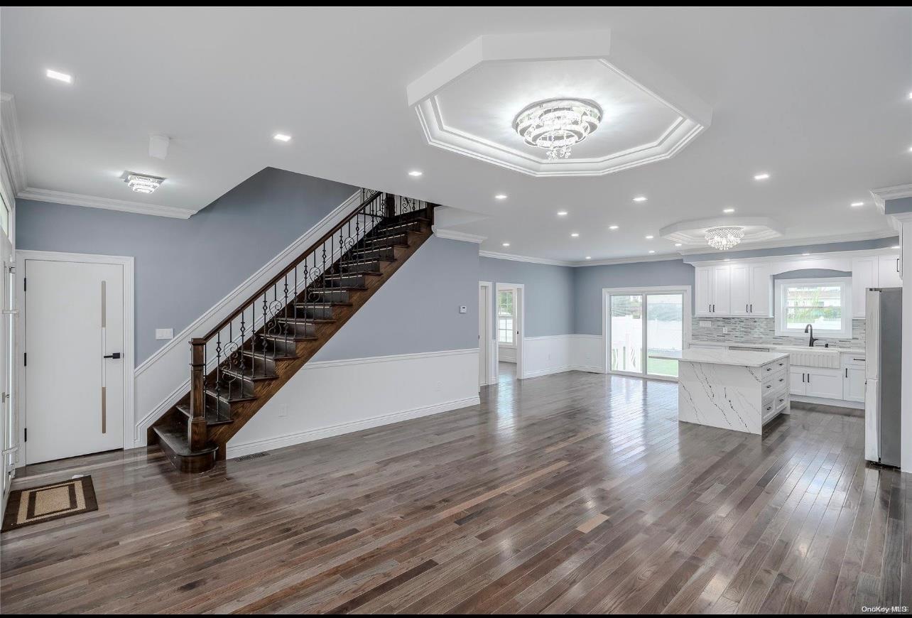 #6 photo, 31 A Grove Street, ناسو Hicksville , NY 11801