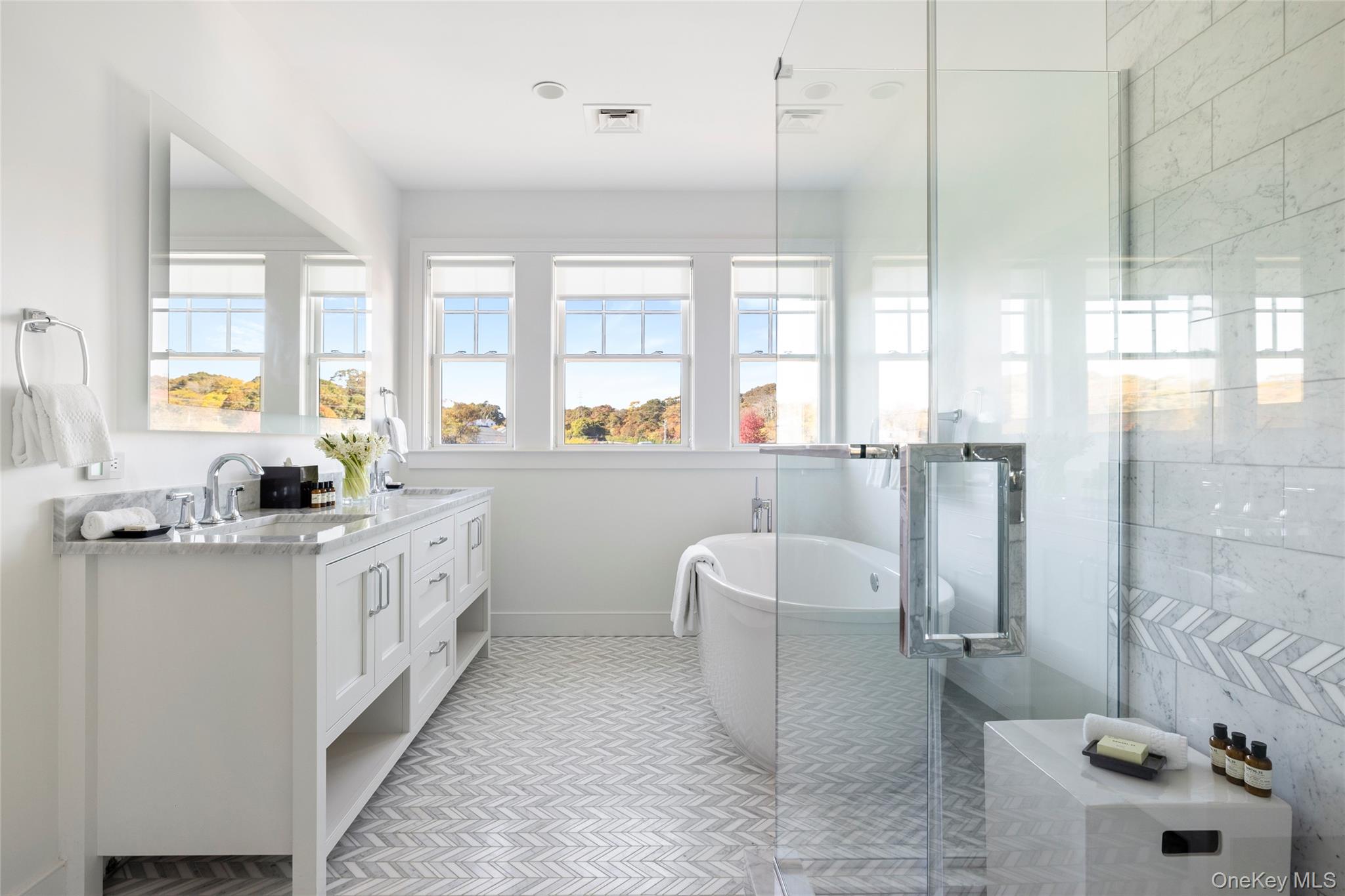 #14 photo, 17 Old Boathouse Lane, サフォーク郡 Hampton Bays , NY 11946